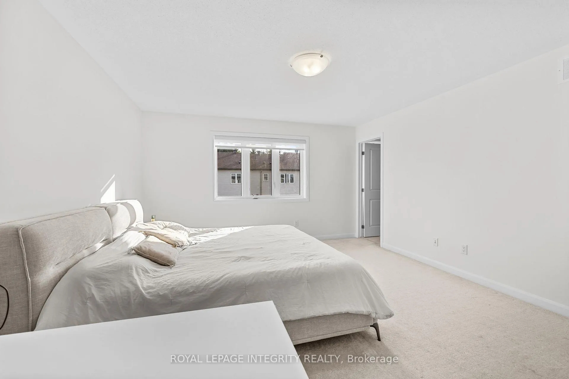 Photo 15 of 43 Finglas Court, Ottawa, Barrhaven - Half Moon Bay — HOMEH