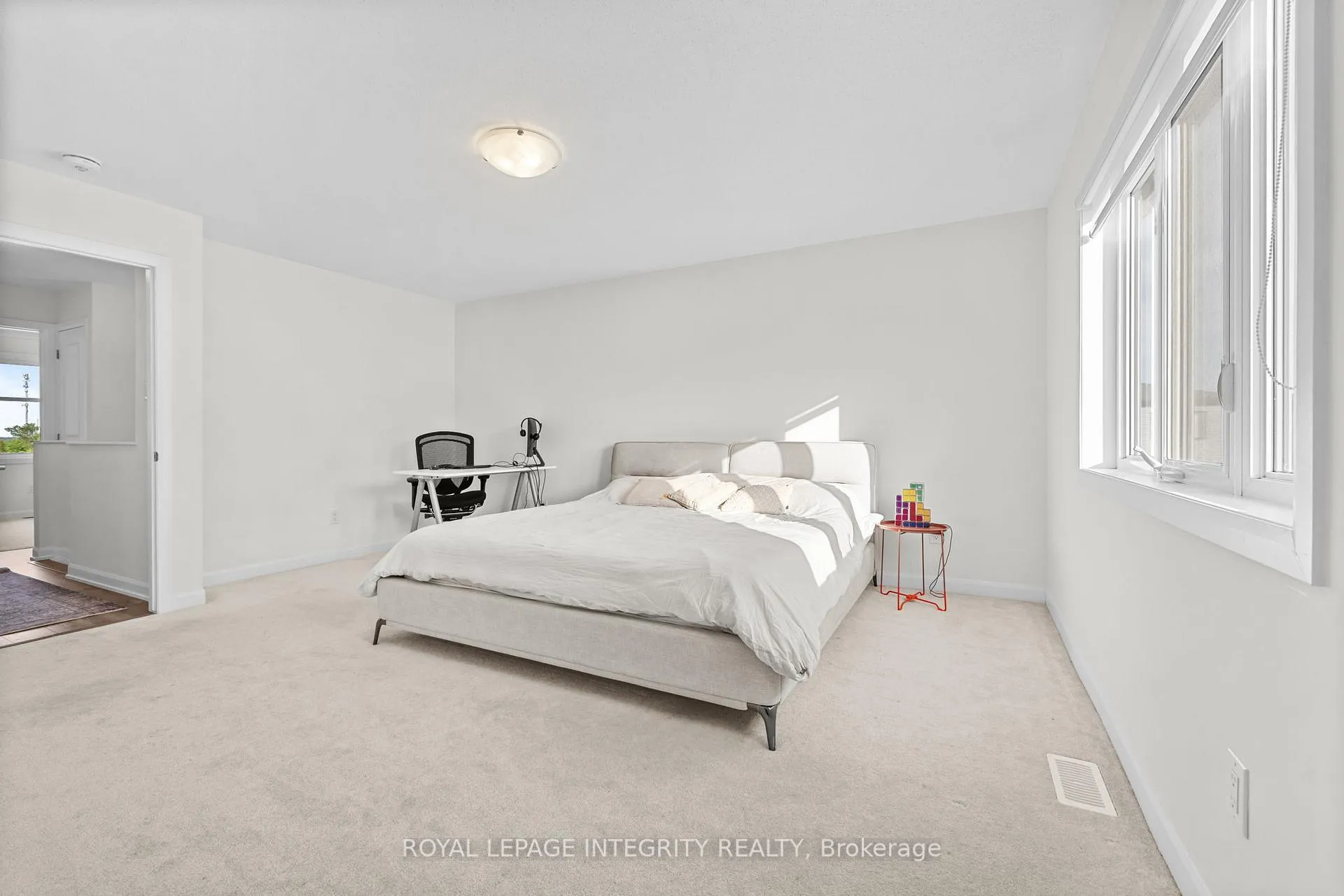 Photo 16 of 43 Finglas Court, Ottawa, Barrhaven - Half Moon Bay — HOMEH