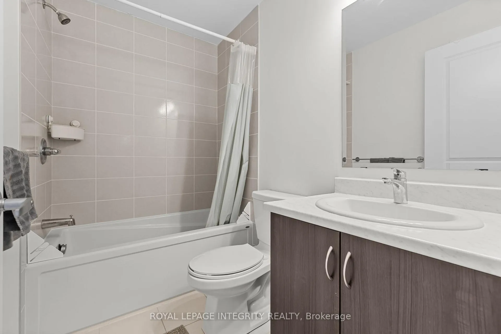 Photo 21 of 43 Finglas Court, Ottawa, Barrhaven - Half Moon Bay — HOMEH