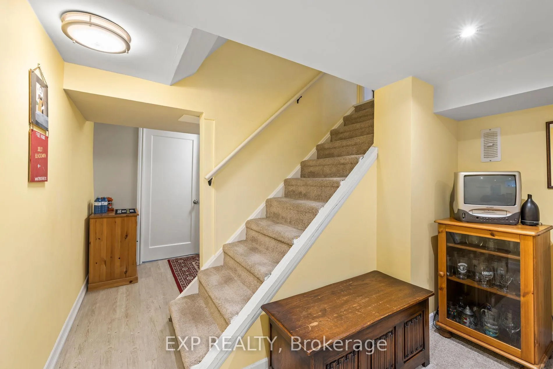 Photo 40 of 4 Rosslyn Avenue, Grimsby, Grimsby East — HOMEH