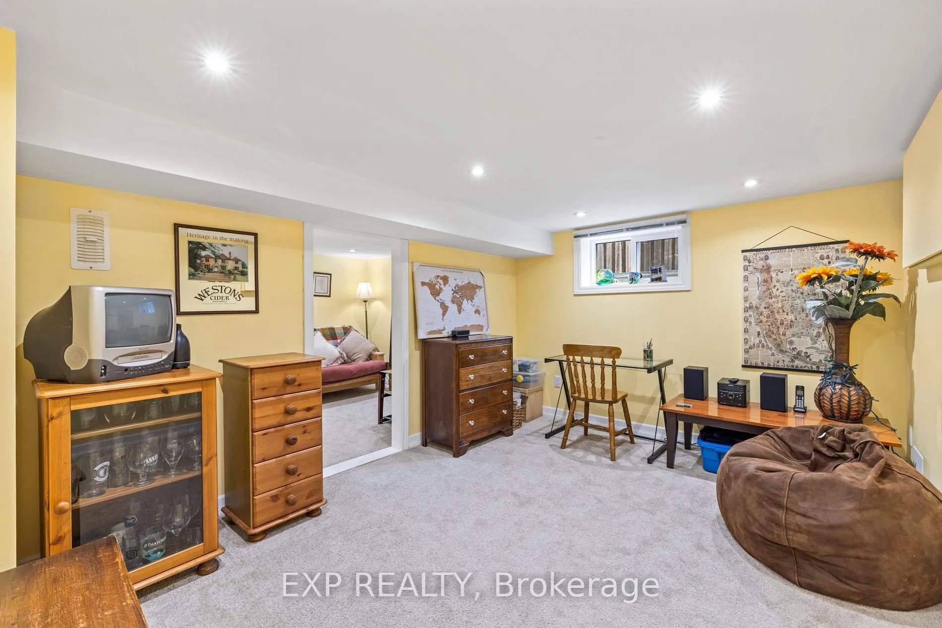 Photo 41 of 4 Rosslyn Avenue, Grimsby, Grimsby East — HOMEH
