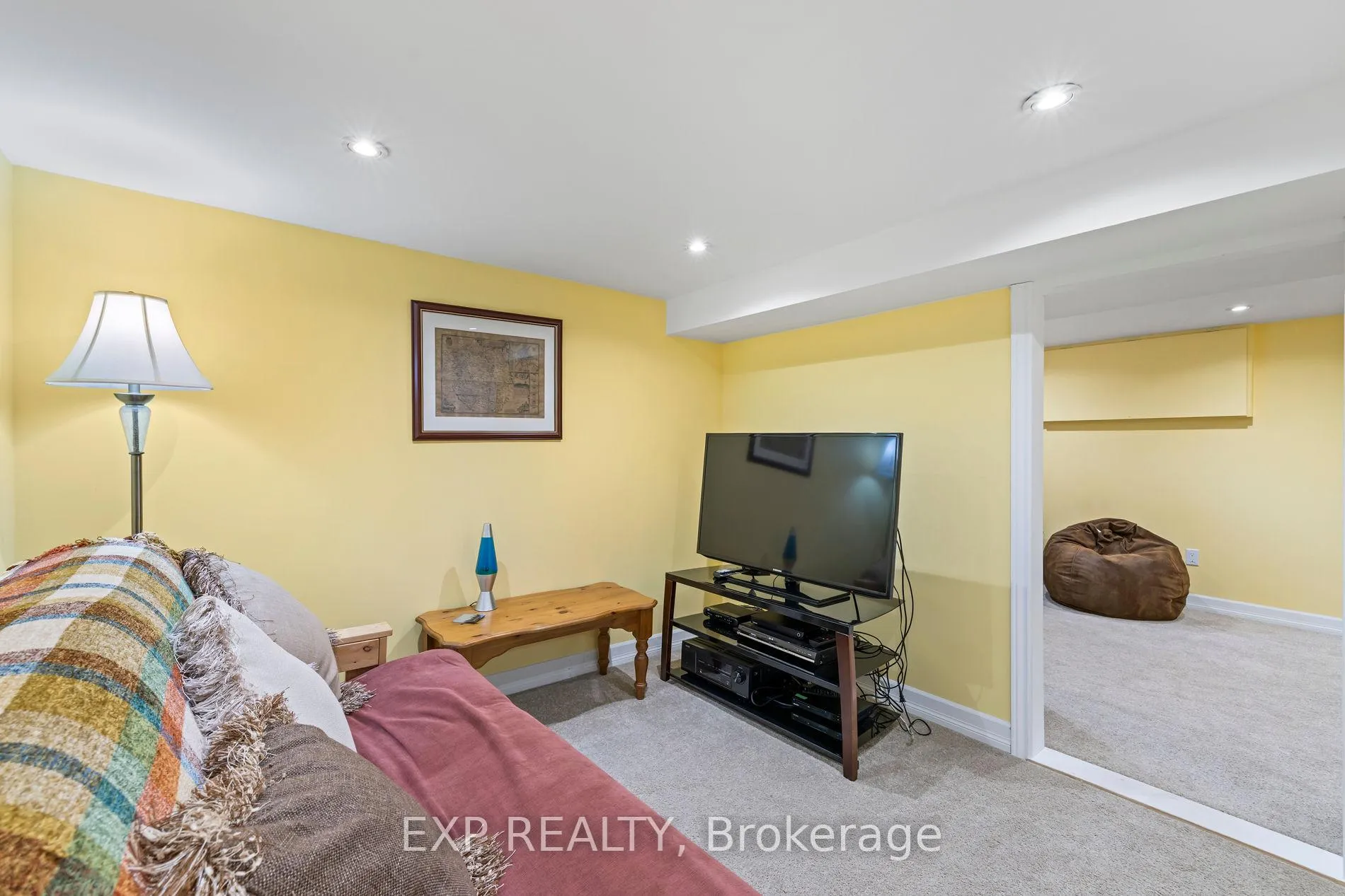 Photo 43 of 4 Rosslyn Avenue, Grimsby, Grimsby East — HOMEH