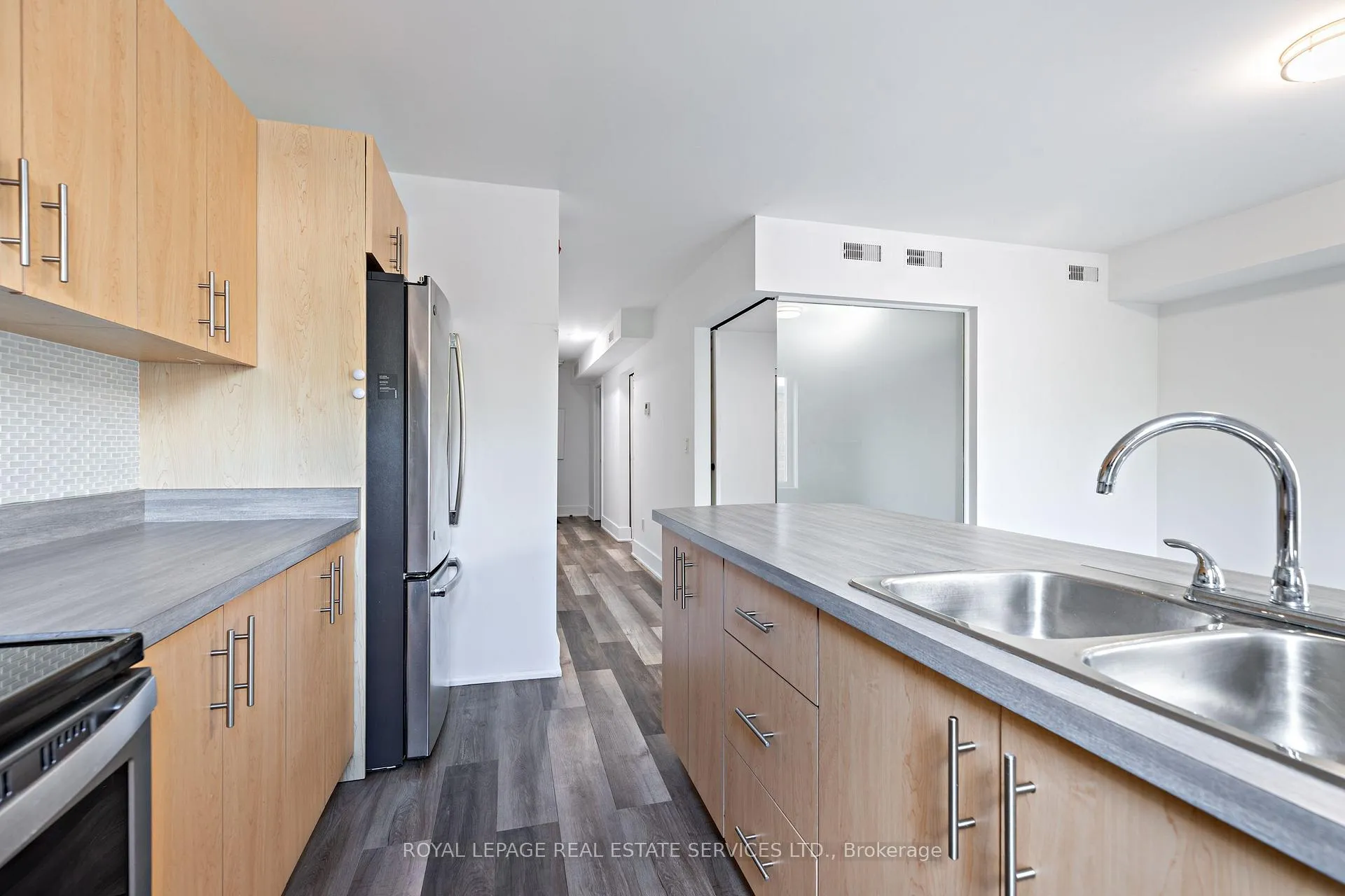 Photo 4 of Unit 2B, 1106 St Clair Avenue W, Toronto, Oakwood Village — HOMEH