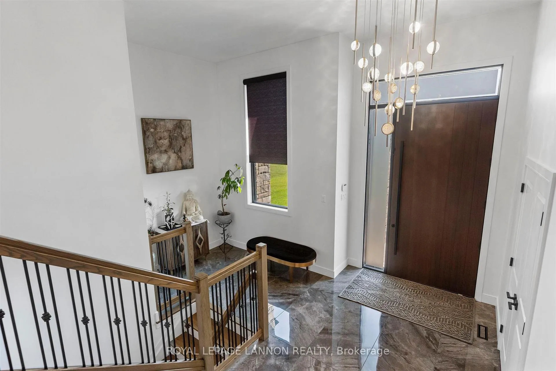 Photo 3 of 2111 Magnolia Drive, Thunder Bay, Parkdale — HOMEH