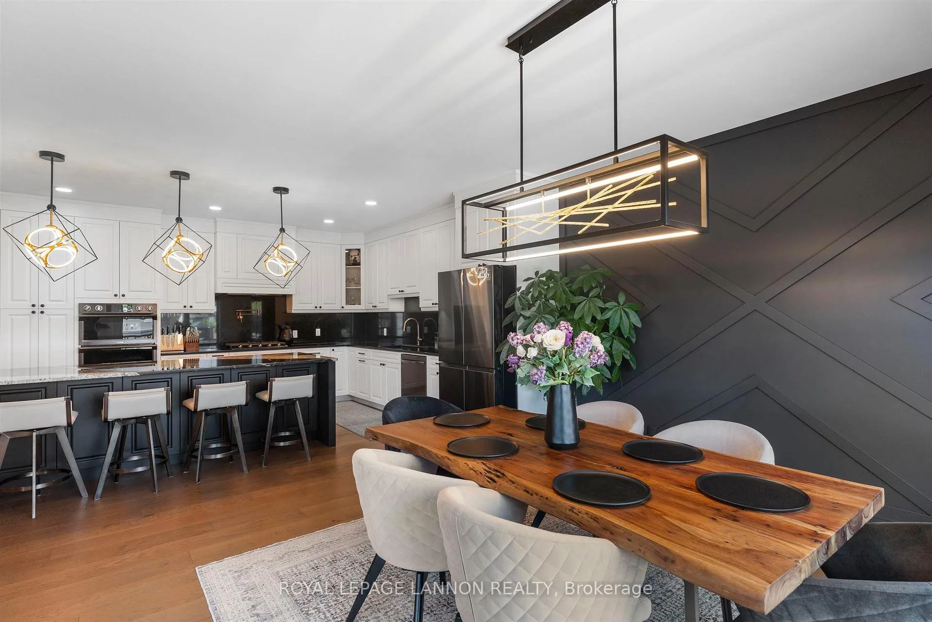 Photo 9 of 2111 Magnolia Drive, Thunder Bay, Parkdale — HOMEH