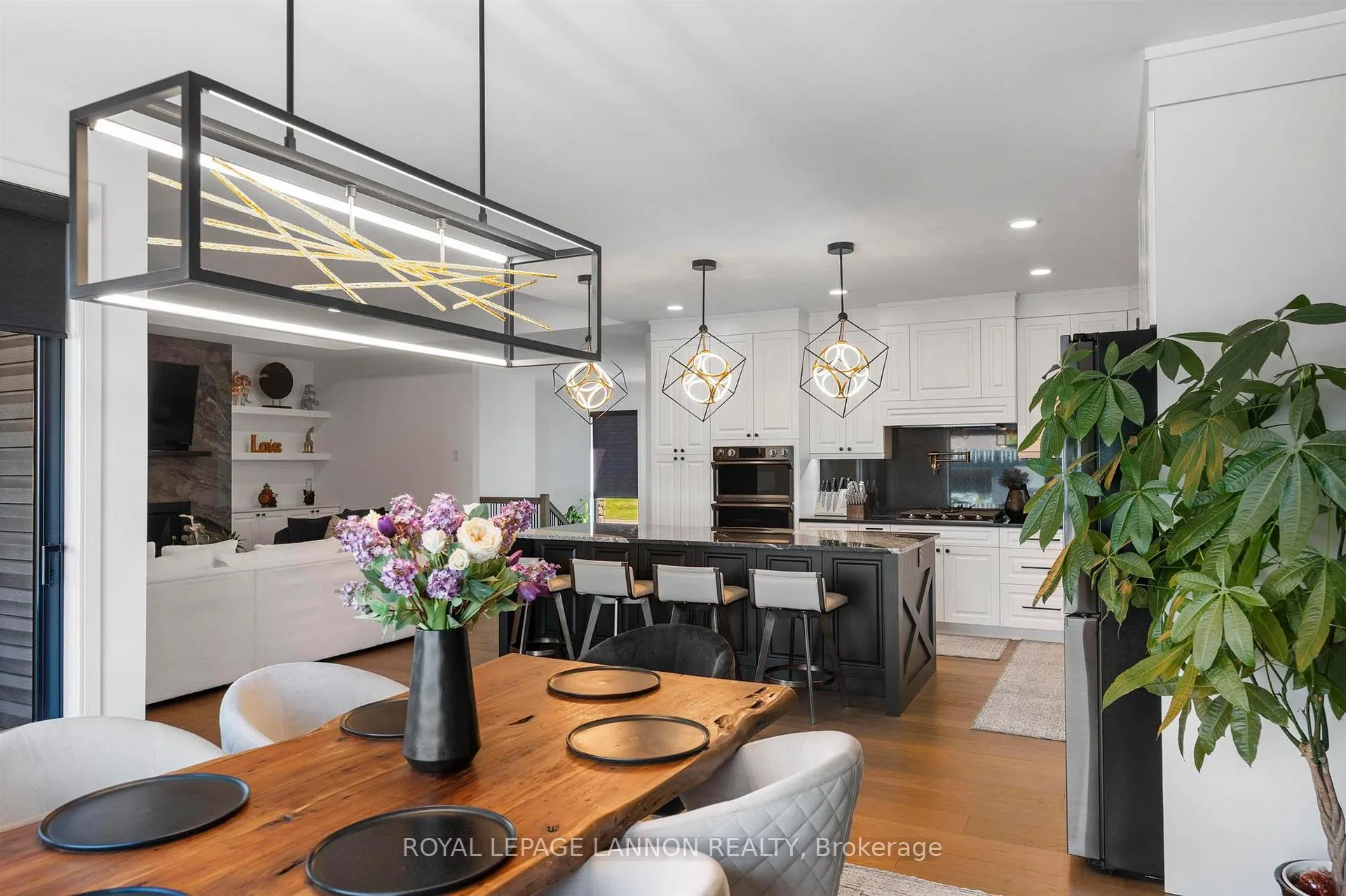 Photo 10 of 2111 Magnolia Drive, Thunder Bay, Parkdale — HOMEH