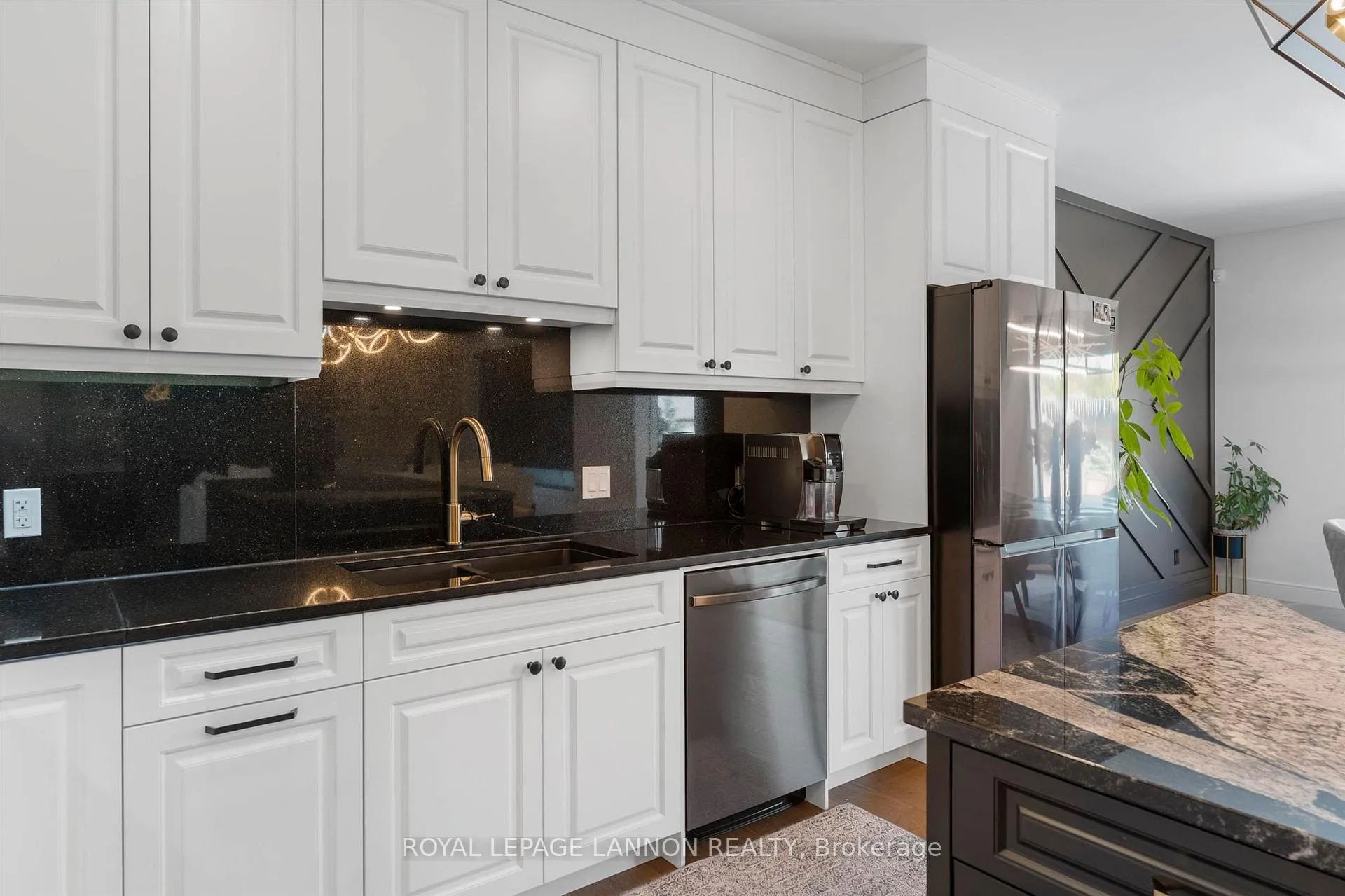 Photo 13 of 2111 Magnolia Drive, Thunder Bay, Parkdale — HOMEH