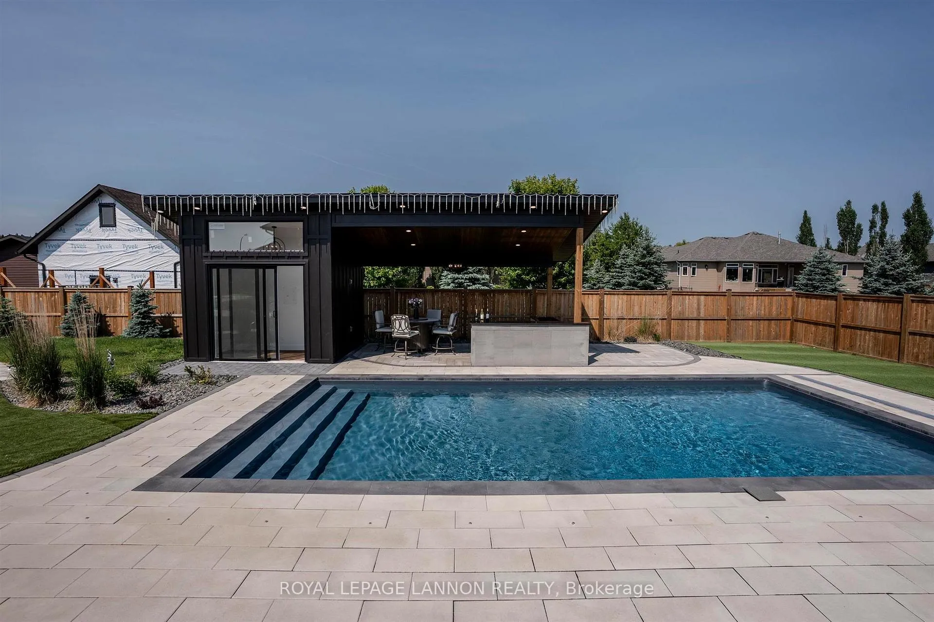 Photo 41 of 2111 Magnolia Drive, Thunder Bay, Parkdale — HOMEH