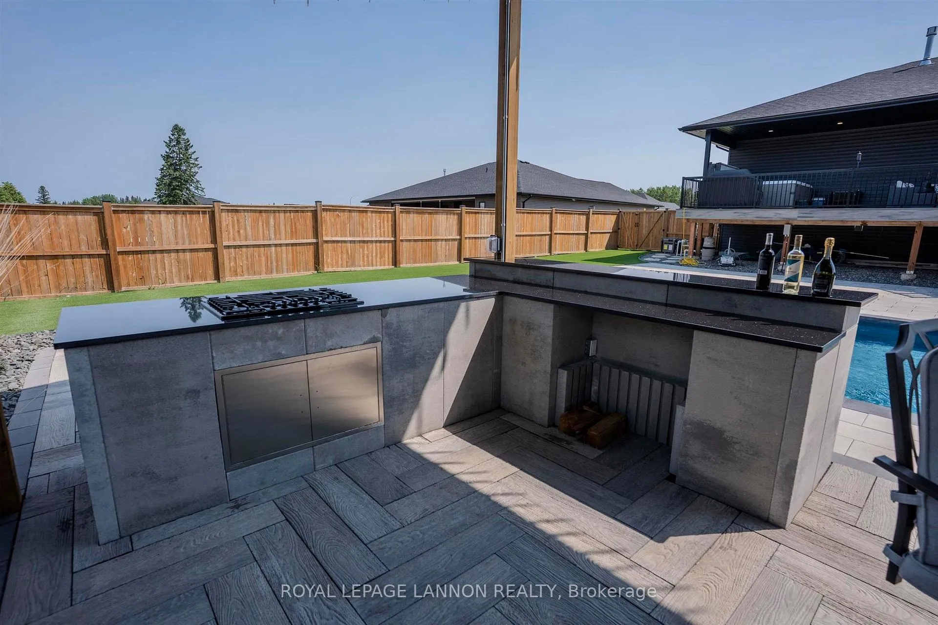 Photo 43 of 2111 Magnolia Drive, Thunder Bay, Parkdale — HOMEH