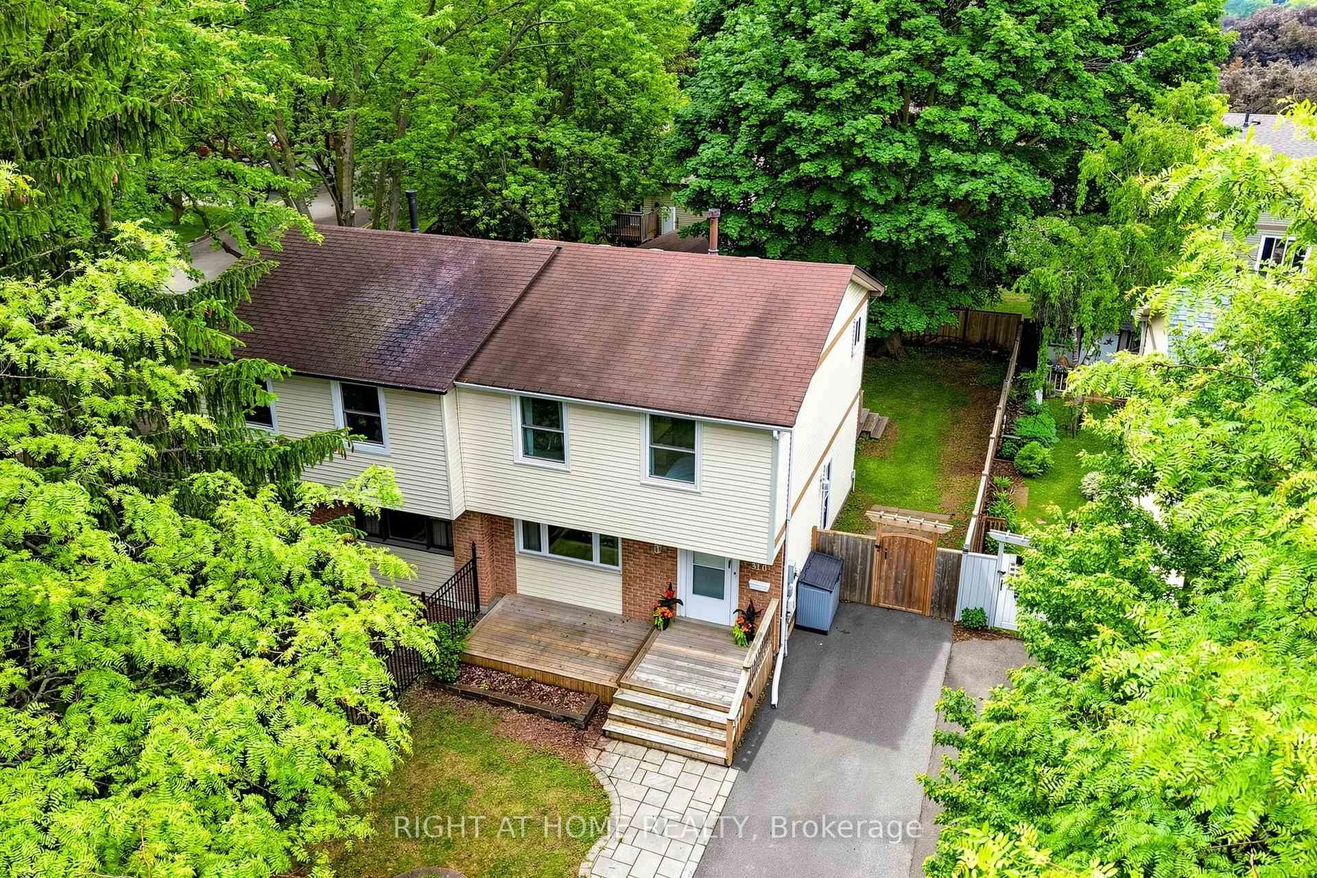 Photo 3 of 310 Shamrock Court, Oshawa, Vanier — HOMEH