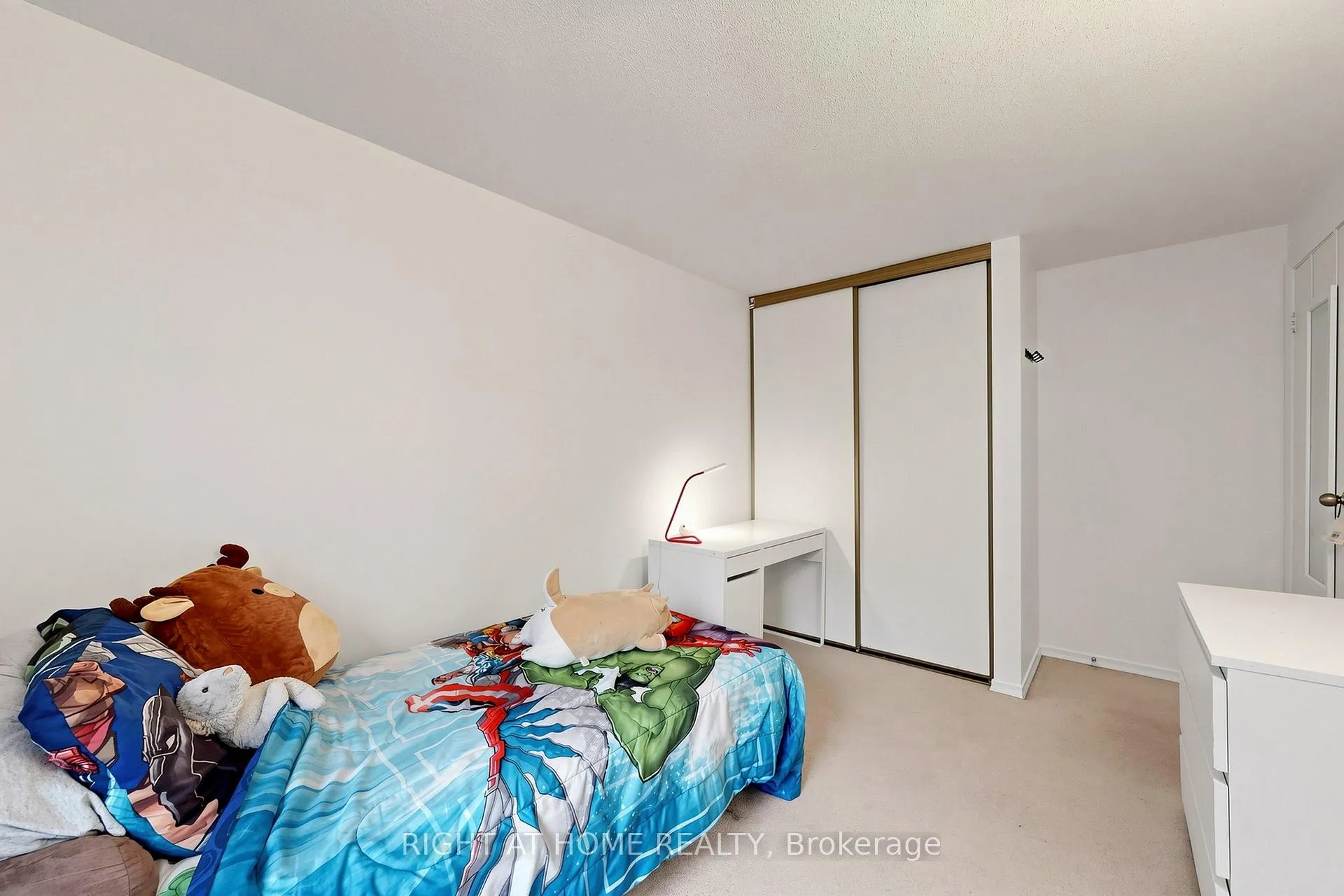 Photo 18 of 310 Shamrock Court, Oshawa, Vanier — HOMEH