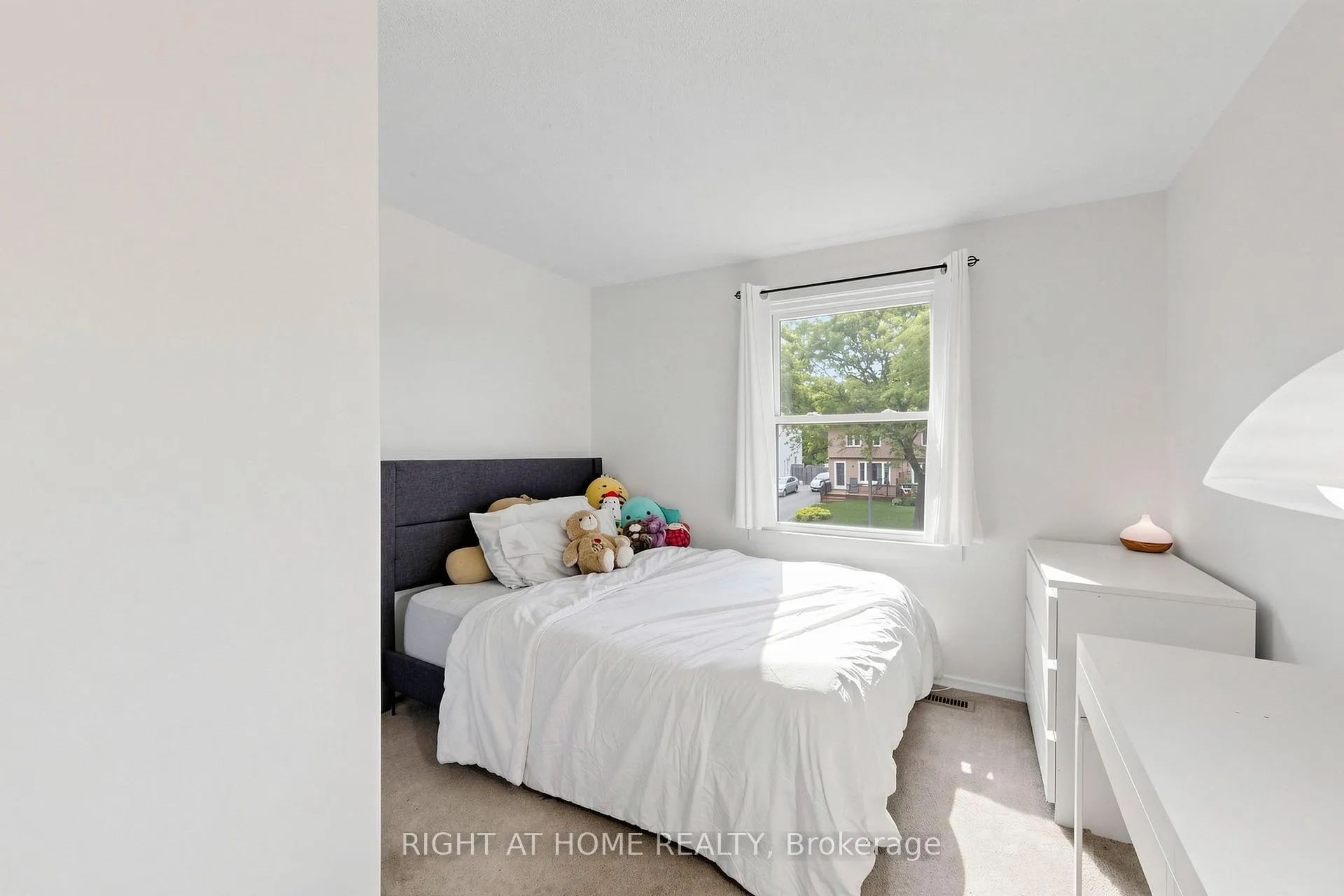 Photo 19 of 310 Shamrock Court, Oshawa, Vanier — HOMEH