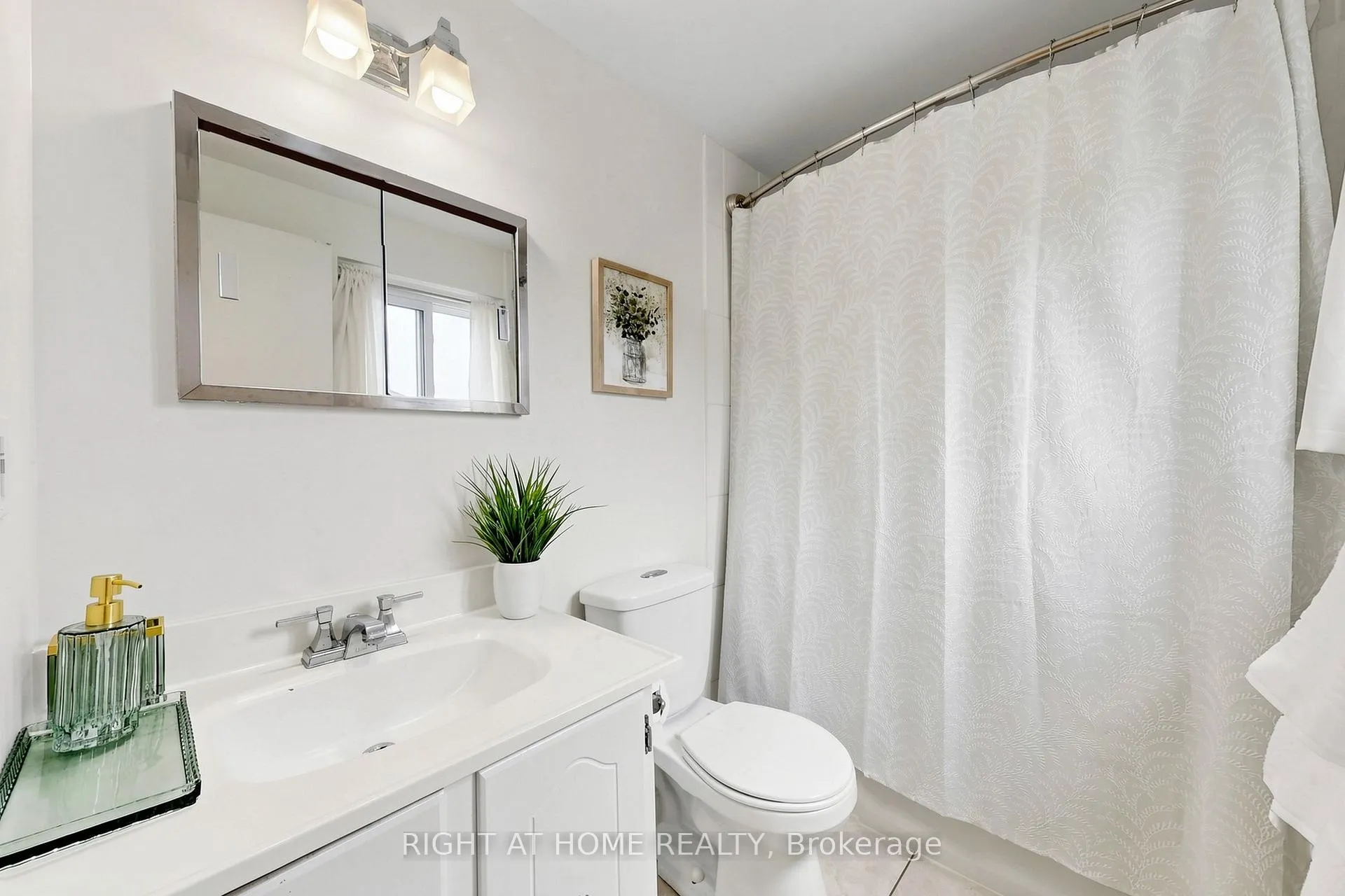 Photo 21 of 310 Shamrock Court, Oshawa, Vanier — HOMEH