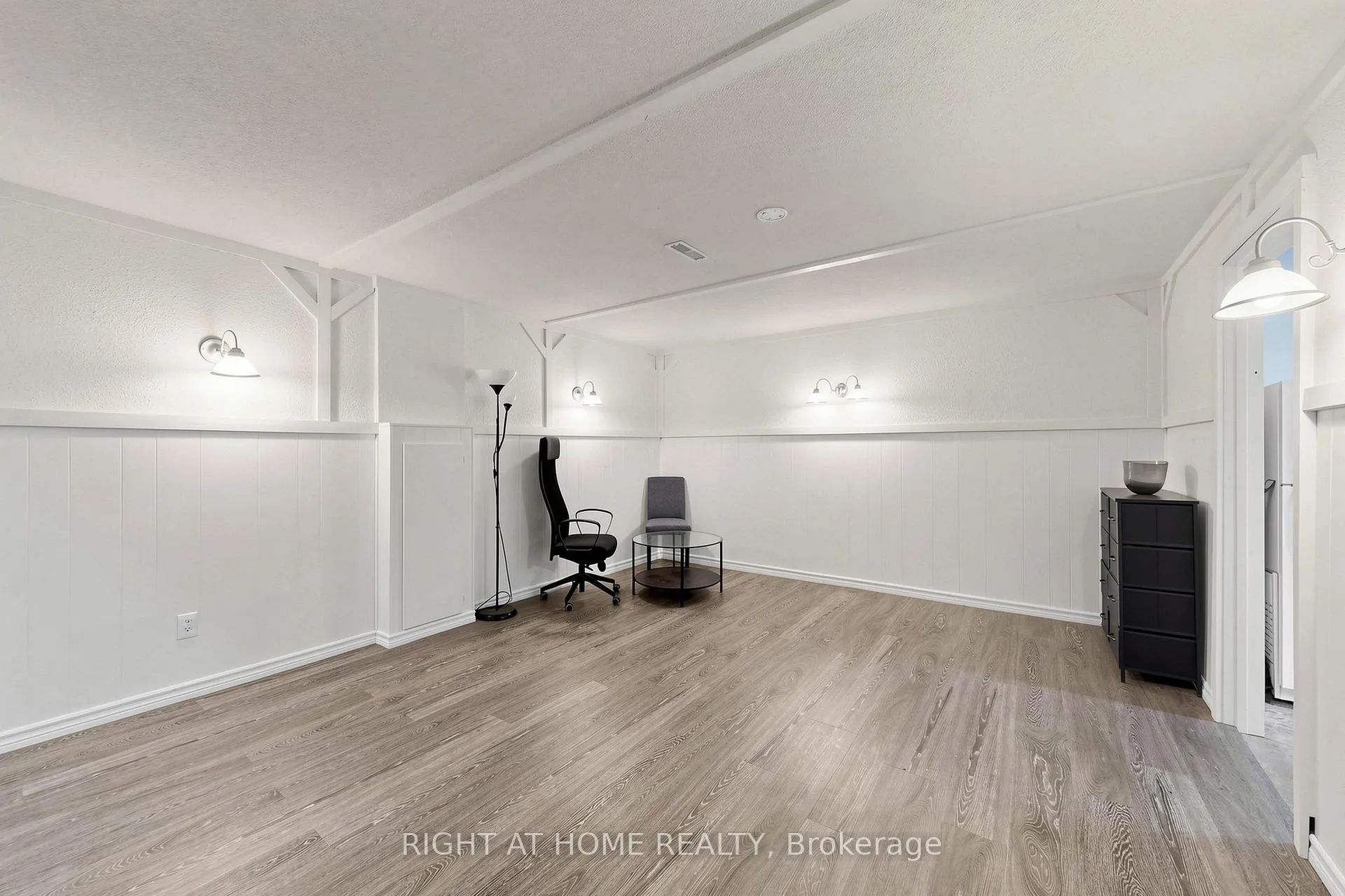 Photo 24 of 310 Shamrock Court, Oshawa, Vanier — HOMEH