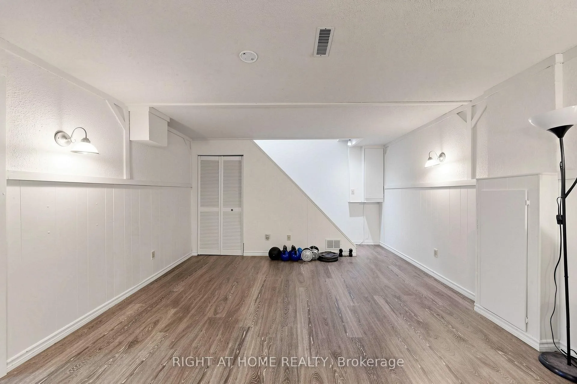 Photo 25 of 310 Shamrock Court, Oshawa, Vanier — HOMEH