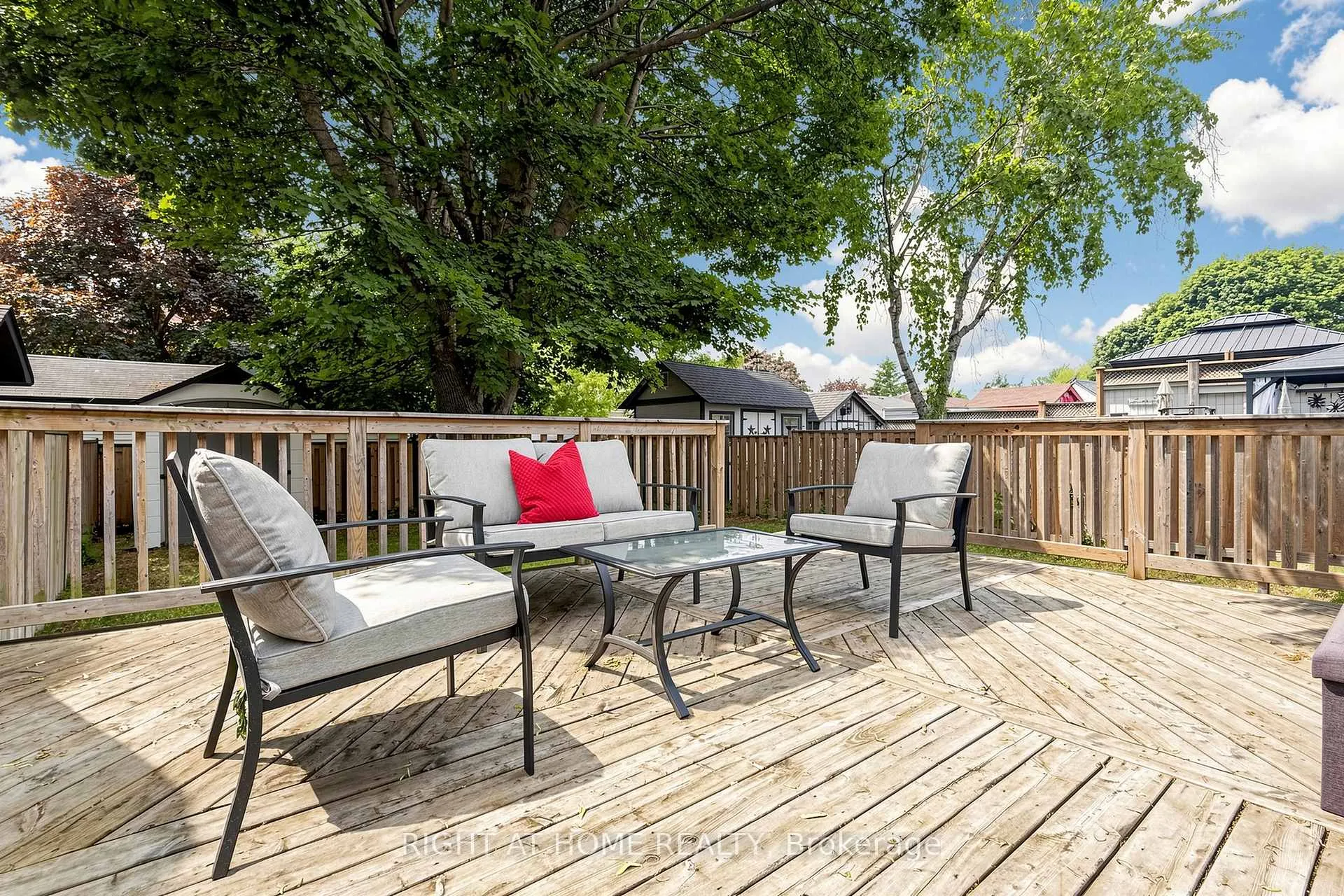 Photo 32 of 310 Shamrock Court, Oshawa, Vanier — HOMEH
