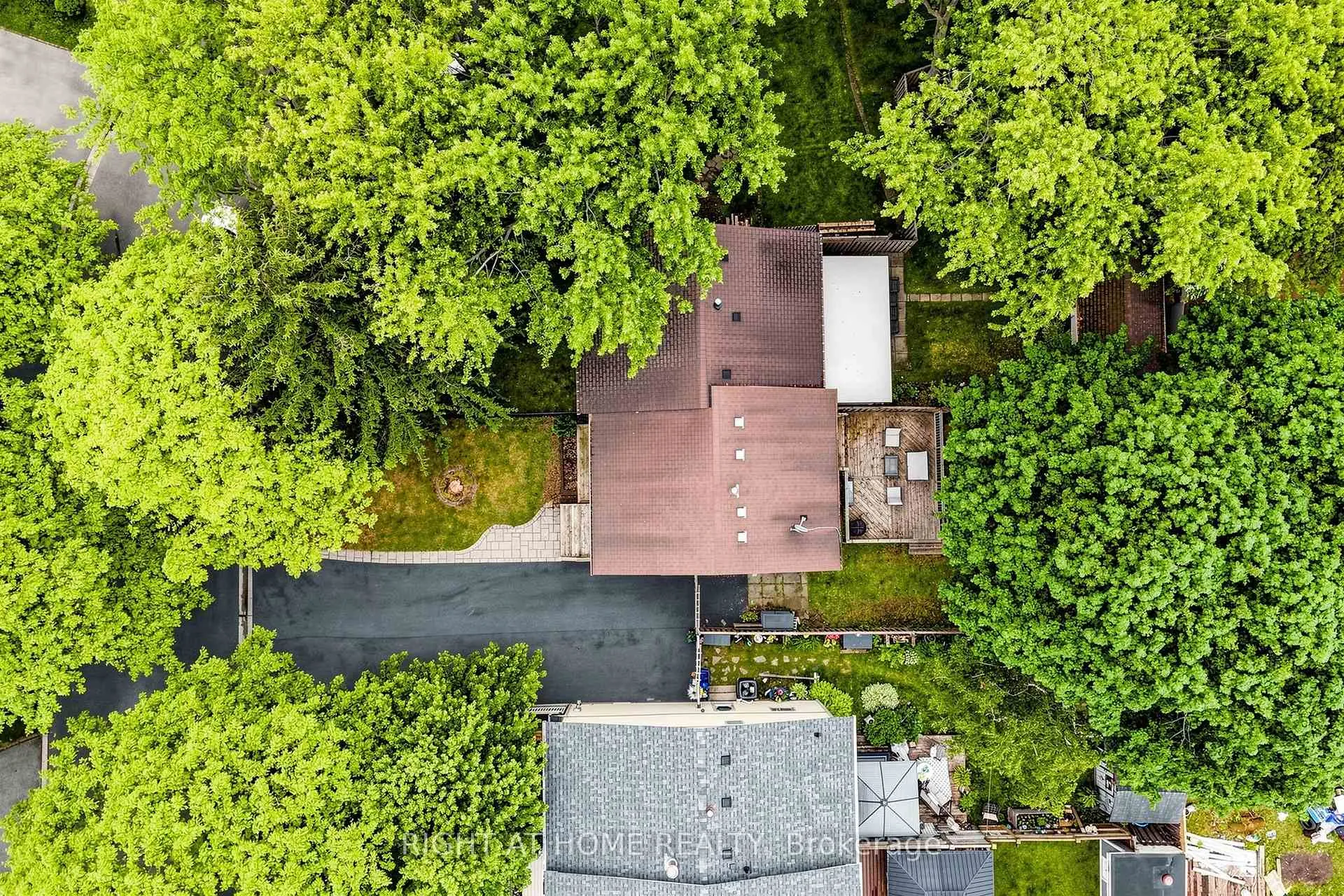 Photo 34 of 310 Shamrock Court, Oshawa, Vanier — HOMEH
