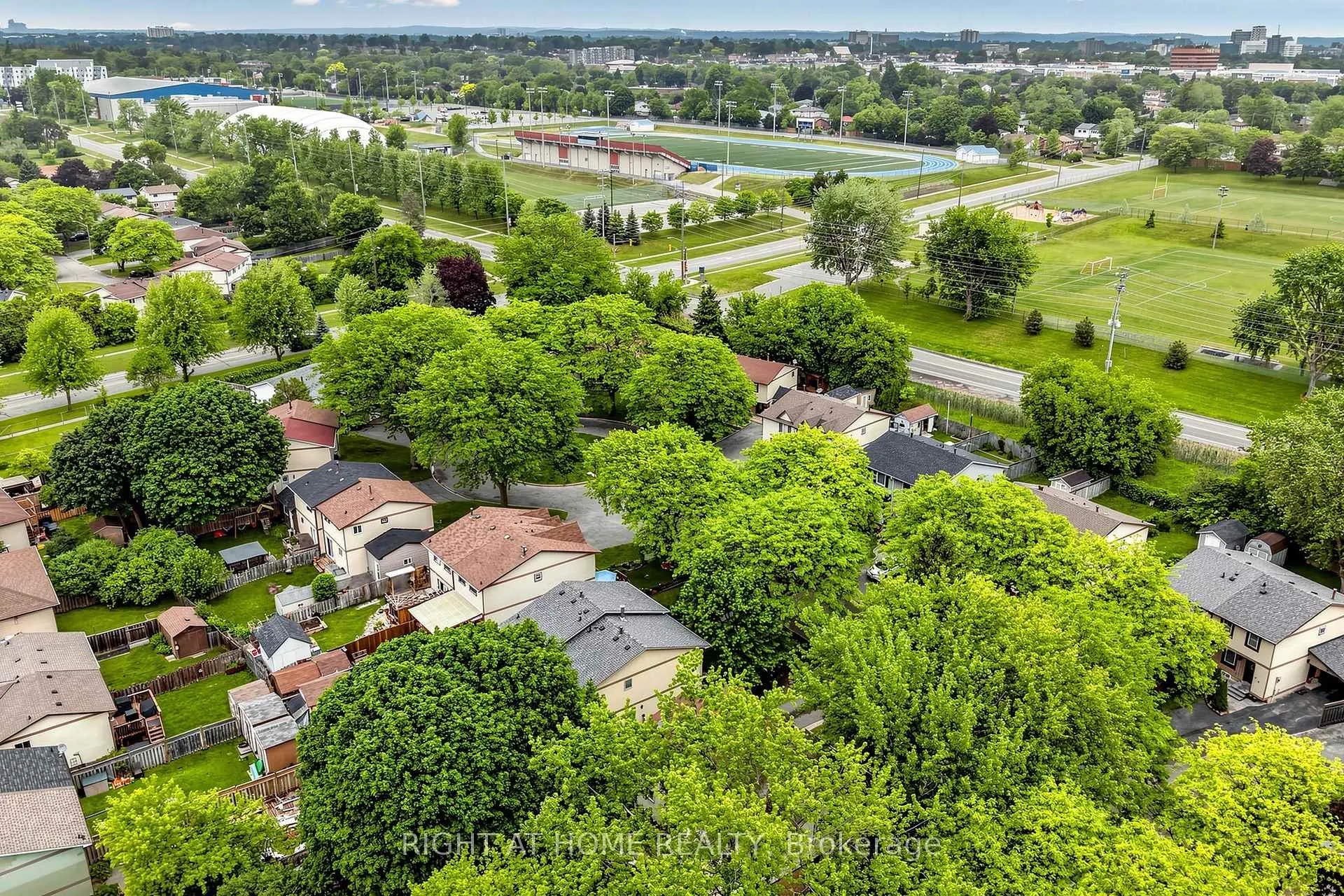 Photo 39 of 310 Shamrock Court, Oshawa, Vanier — HOMEH