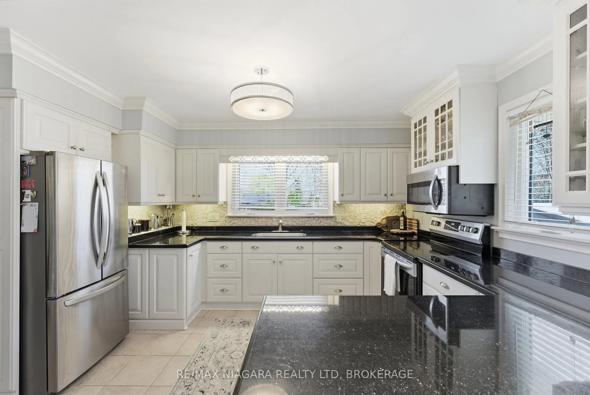 Photo 8 of 181 Woodside Drive, St. Catharines, Glendale/Glenridge — HOMEH