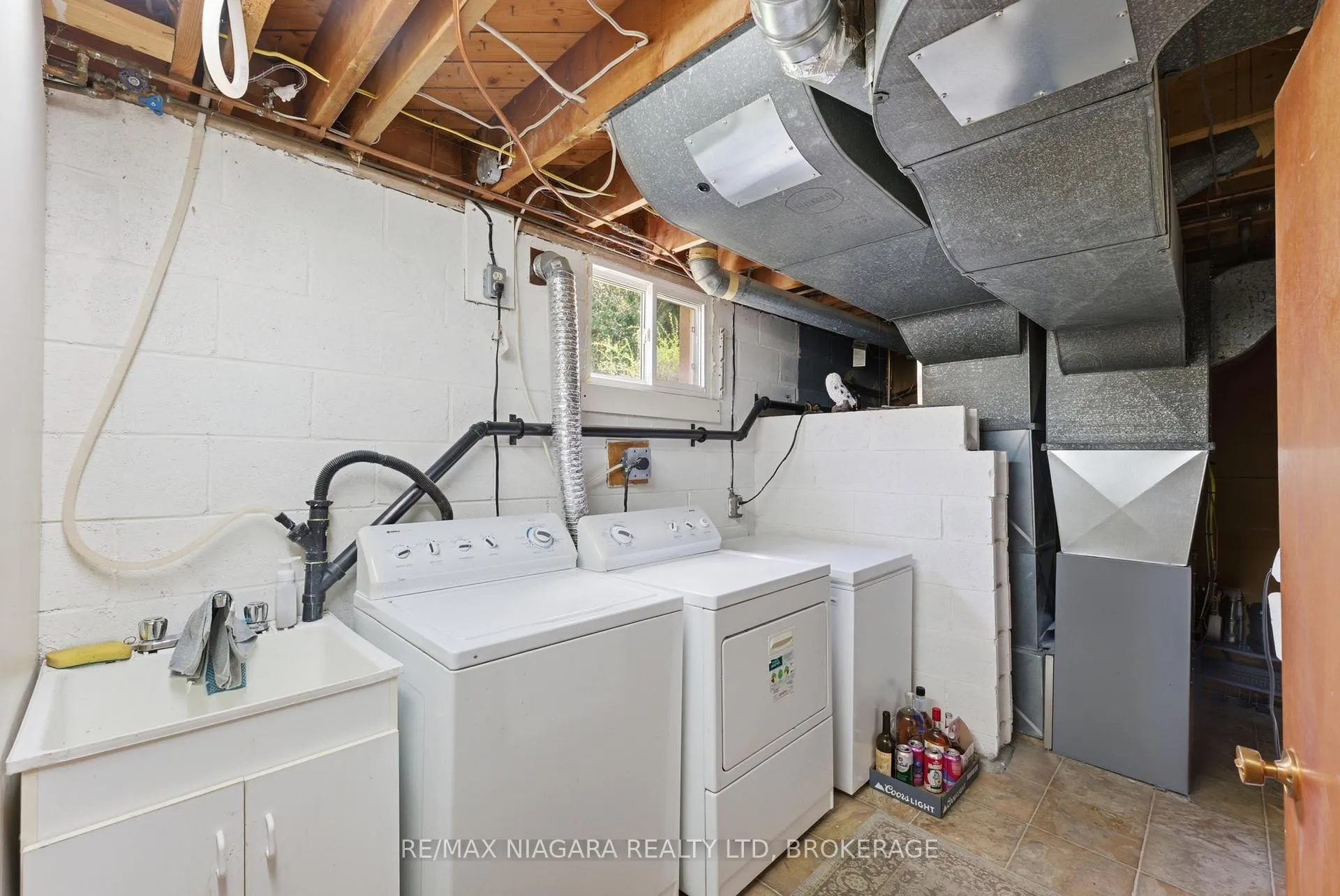 Photo 21 of 181 Woodside Drive, St. Catharines, Glendale/Glenridge — HOMEH