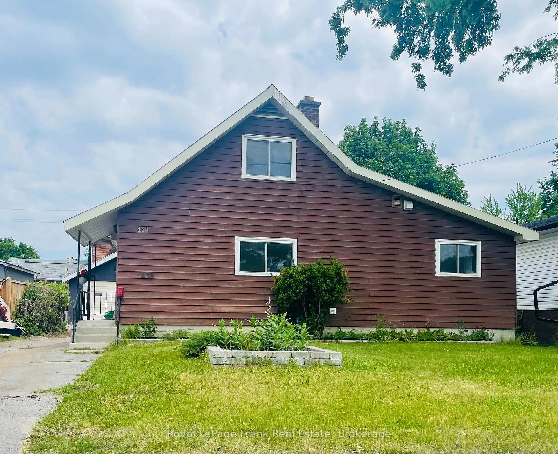 Photo 2 of 438 Rose Avenue, Peterborough, Otonabee Ward 1 — HOMEH
