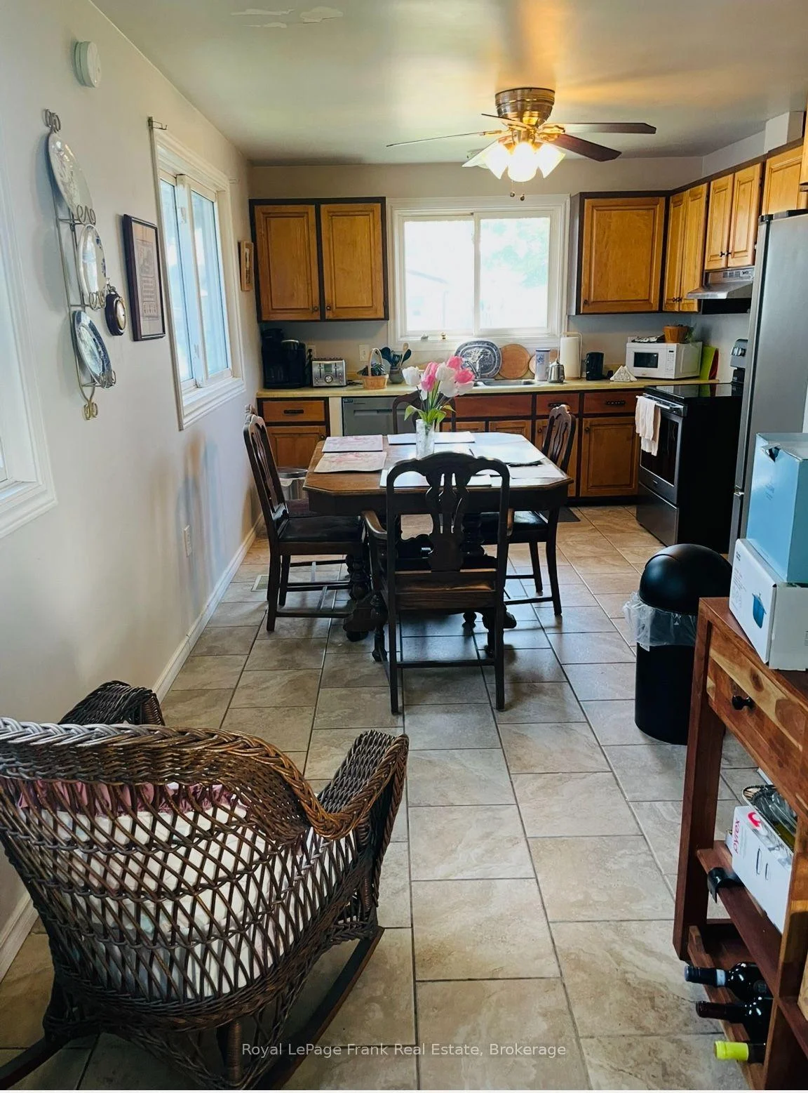 Photo 9 of 438 Rose Avenue, Peterborough, Otonabee Ward 1 — HOMEH