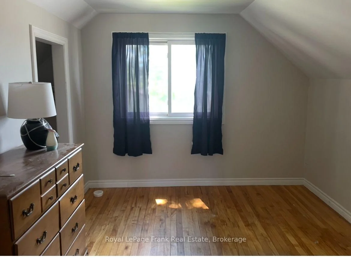 Photo 16 of 438 Rose Avenue, Peterborough, Otonabee Ward 1 — HOMEH