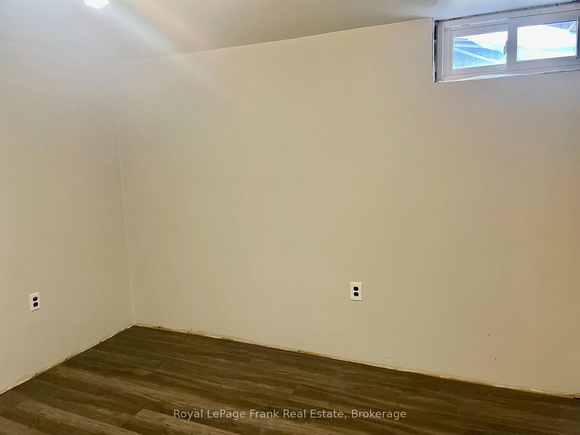 Photo 18 of 438 Rose Avenue, Peterborough, Otonabee Ward 1 — HOMEH