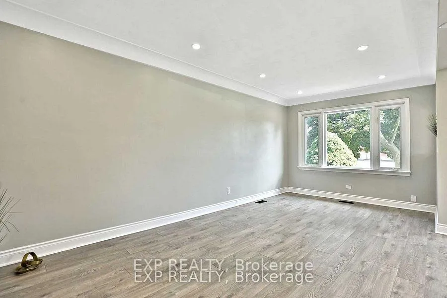 Photo 3 of 778 Drury Lane, Burlington, Brant — HOMEH