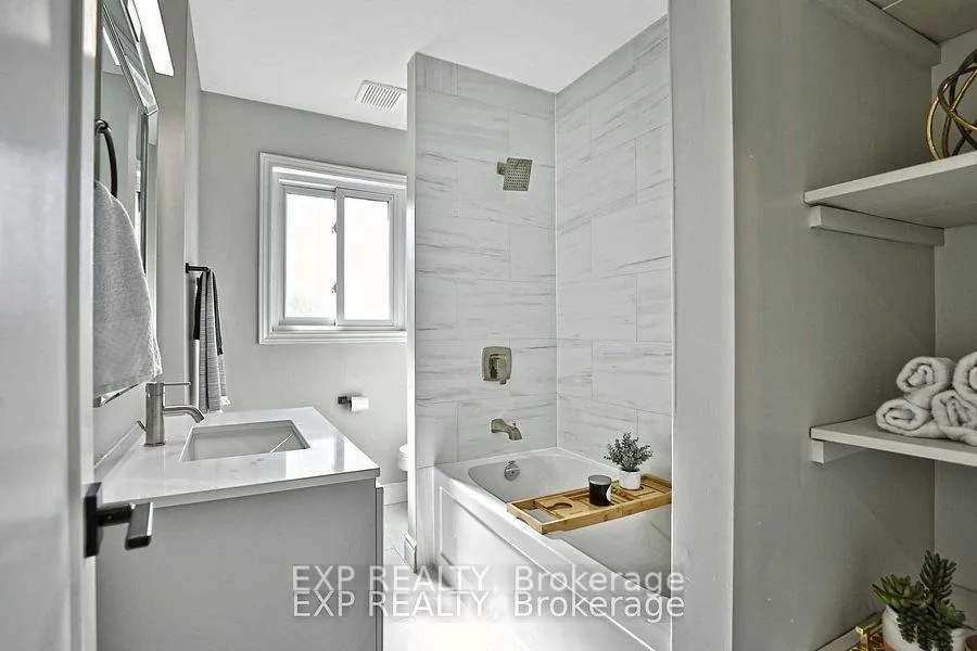 Photo 5 of 778 Drury Lane, Burlington, Brant — HOMEH