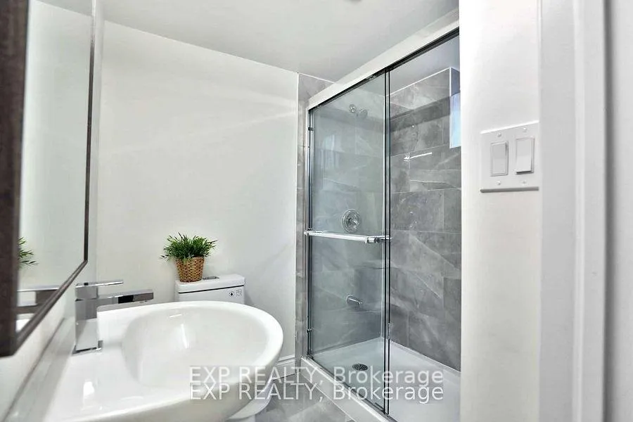 Photo 14 of 778 Drury Lane, Burlington, Brant — HOMEH