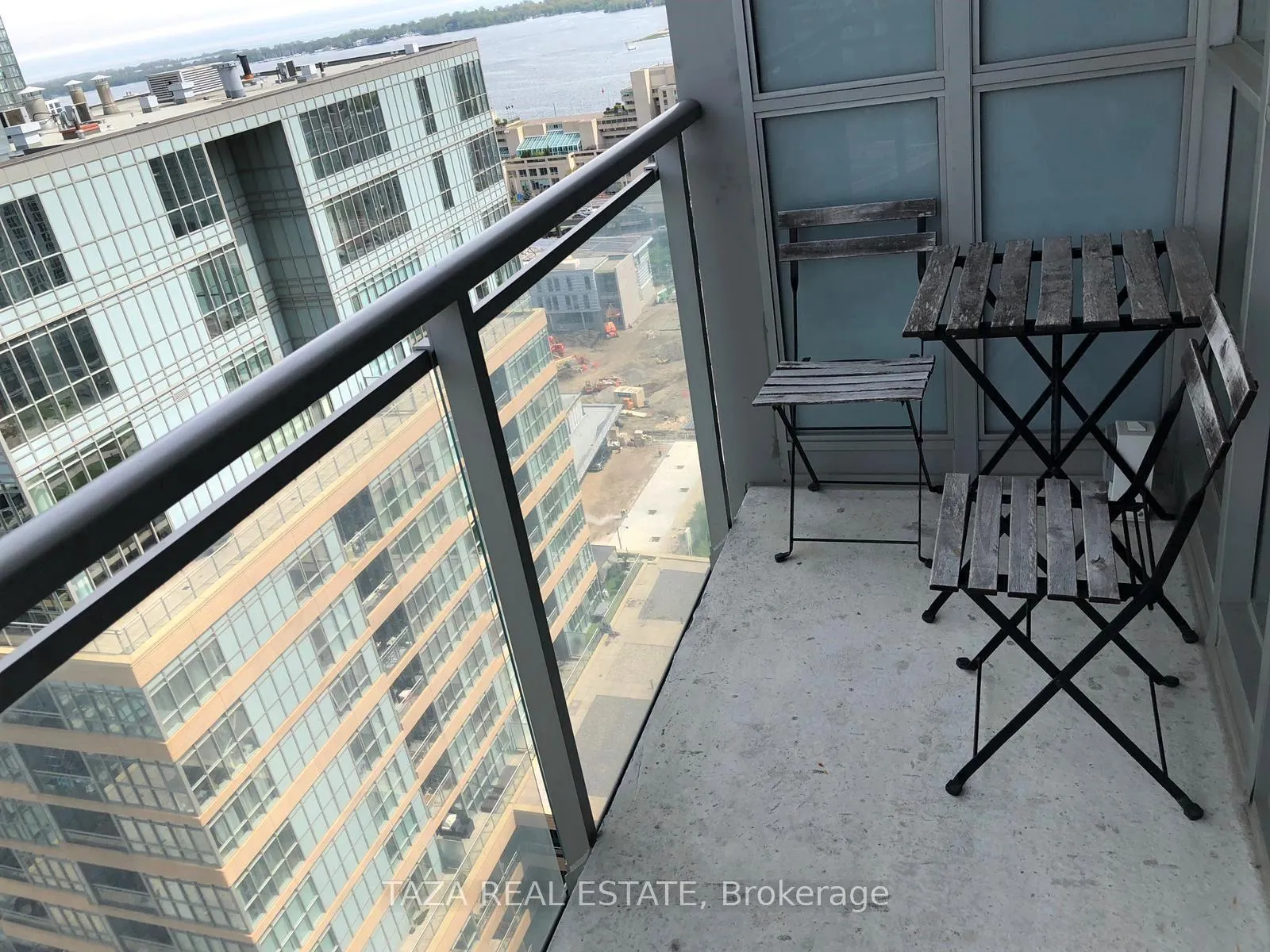 Photo 10 of Unit 2705, 15 Iceboat Terrace, Toronto, Waterfront Communities — HOMEH