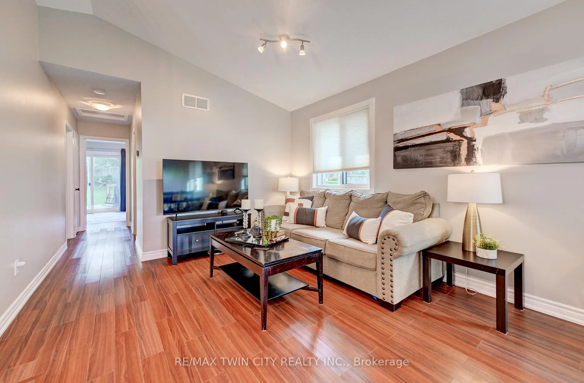 Photo 4 of 15 Michelle Court, Waterloo — HOMEH