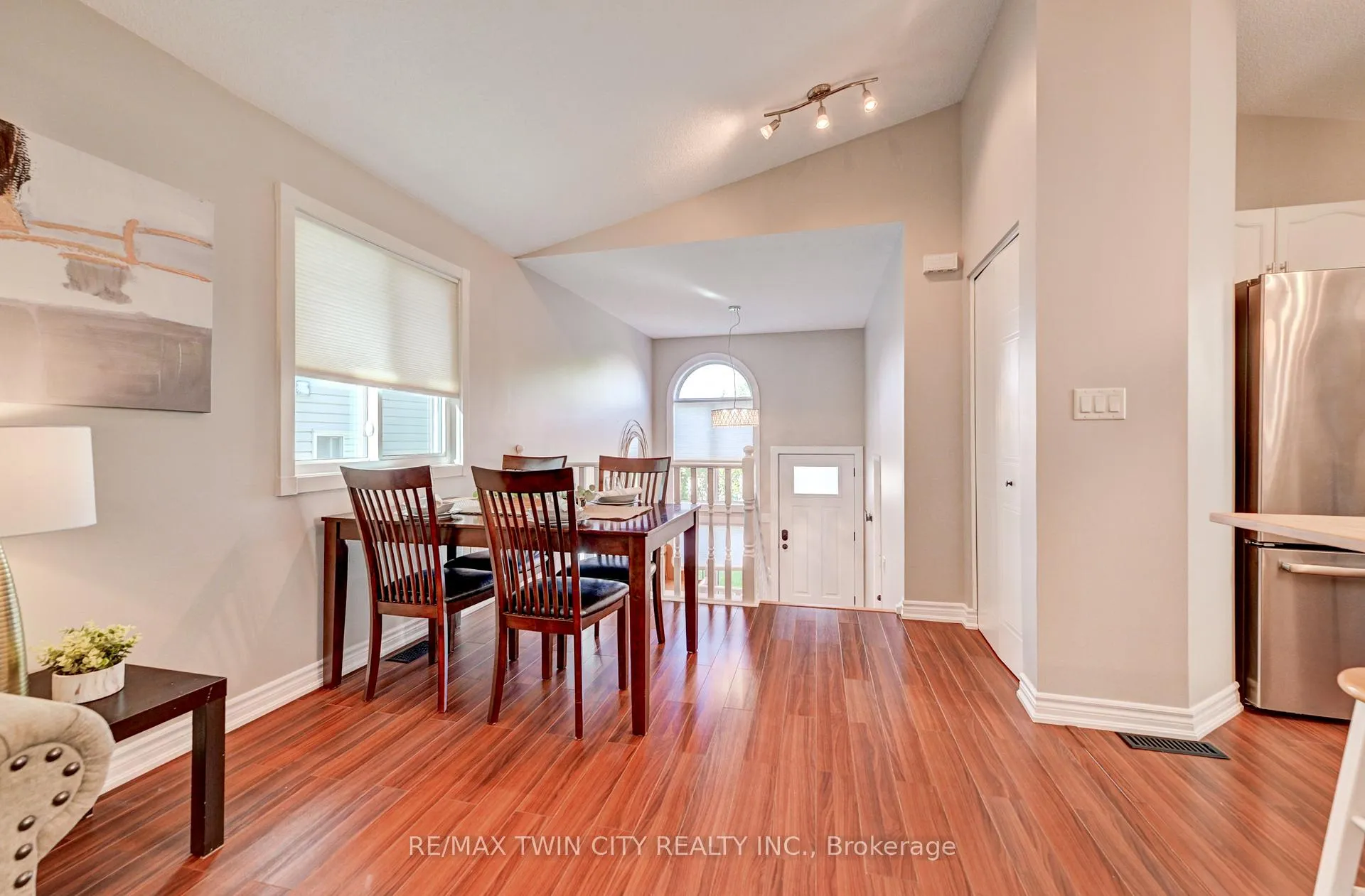 Photo 6 of 15 Michelle Court, Waterloo — HOMEH