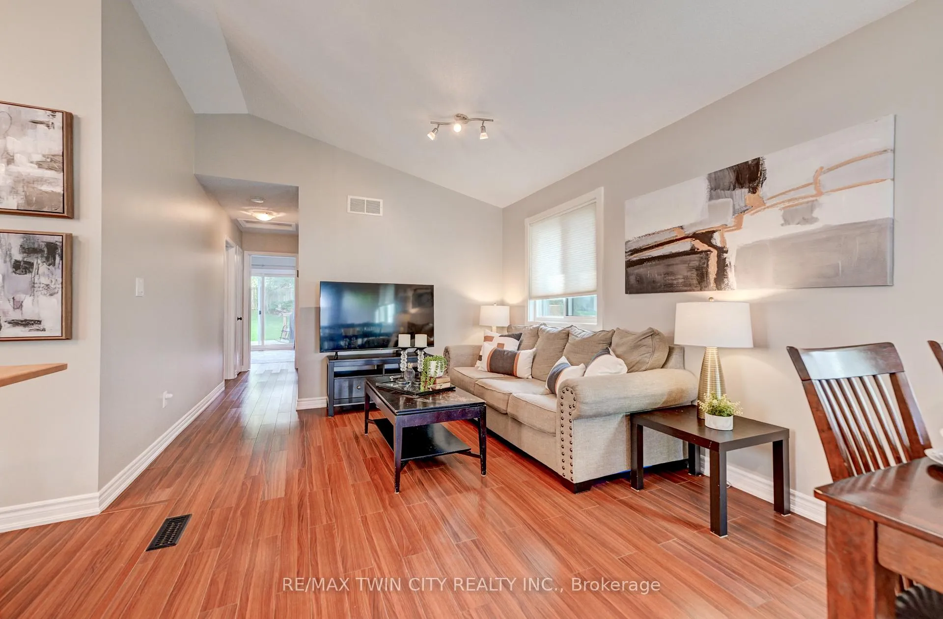 Photo 9 of 15 Michelle Court, Waterloo — HOMEH