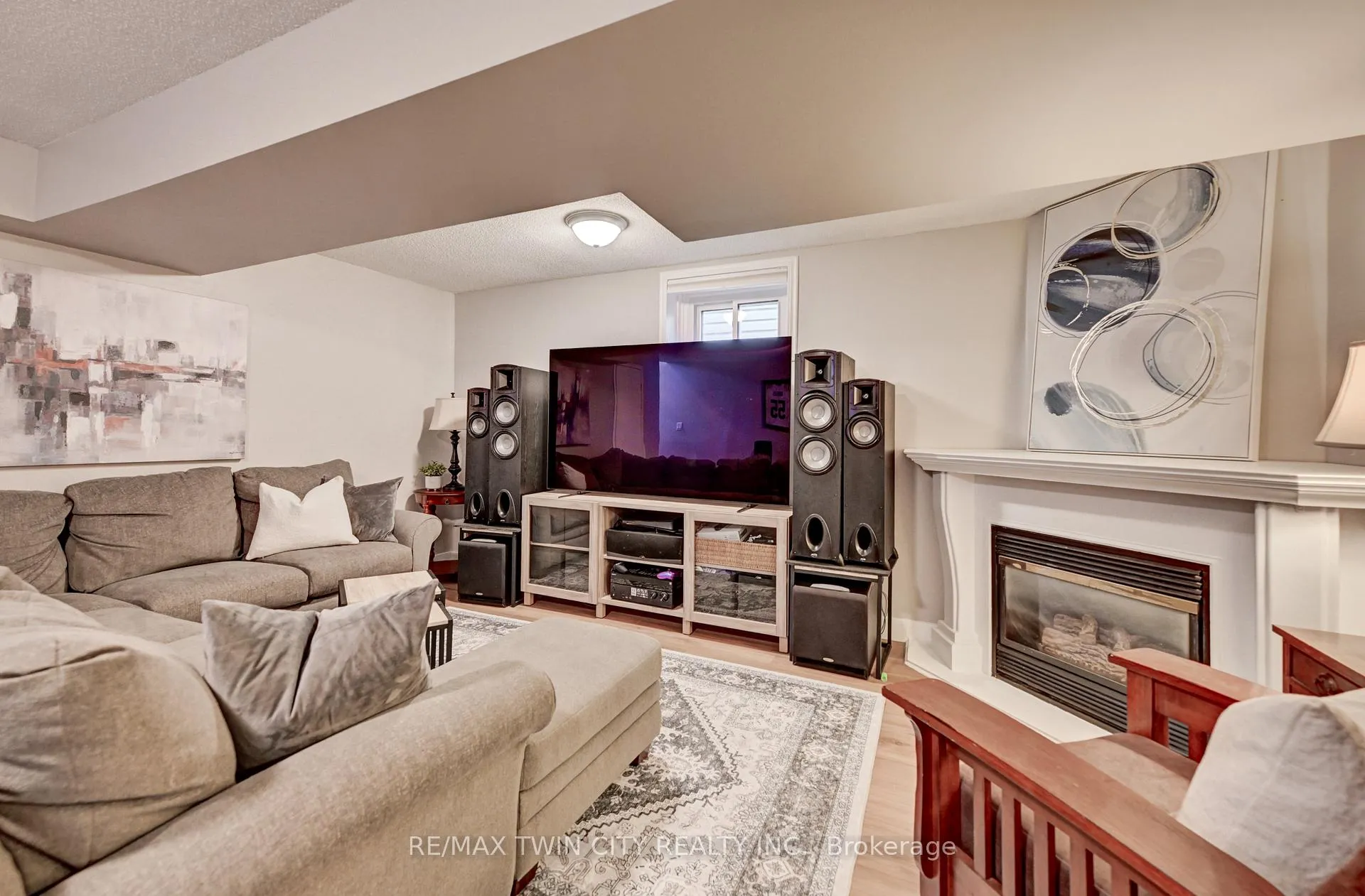 Photo 24 of 15 Michelle Court, Waterloo — HOMEH