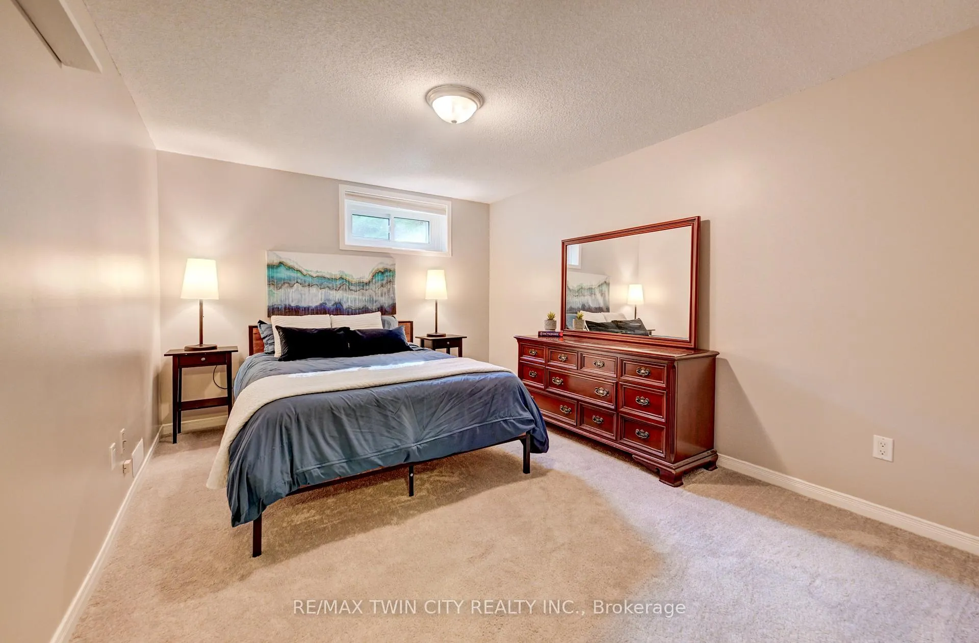 Photo 26 of 15 Michelle Court, Waterloo — HOMEH