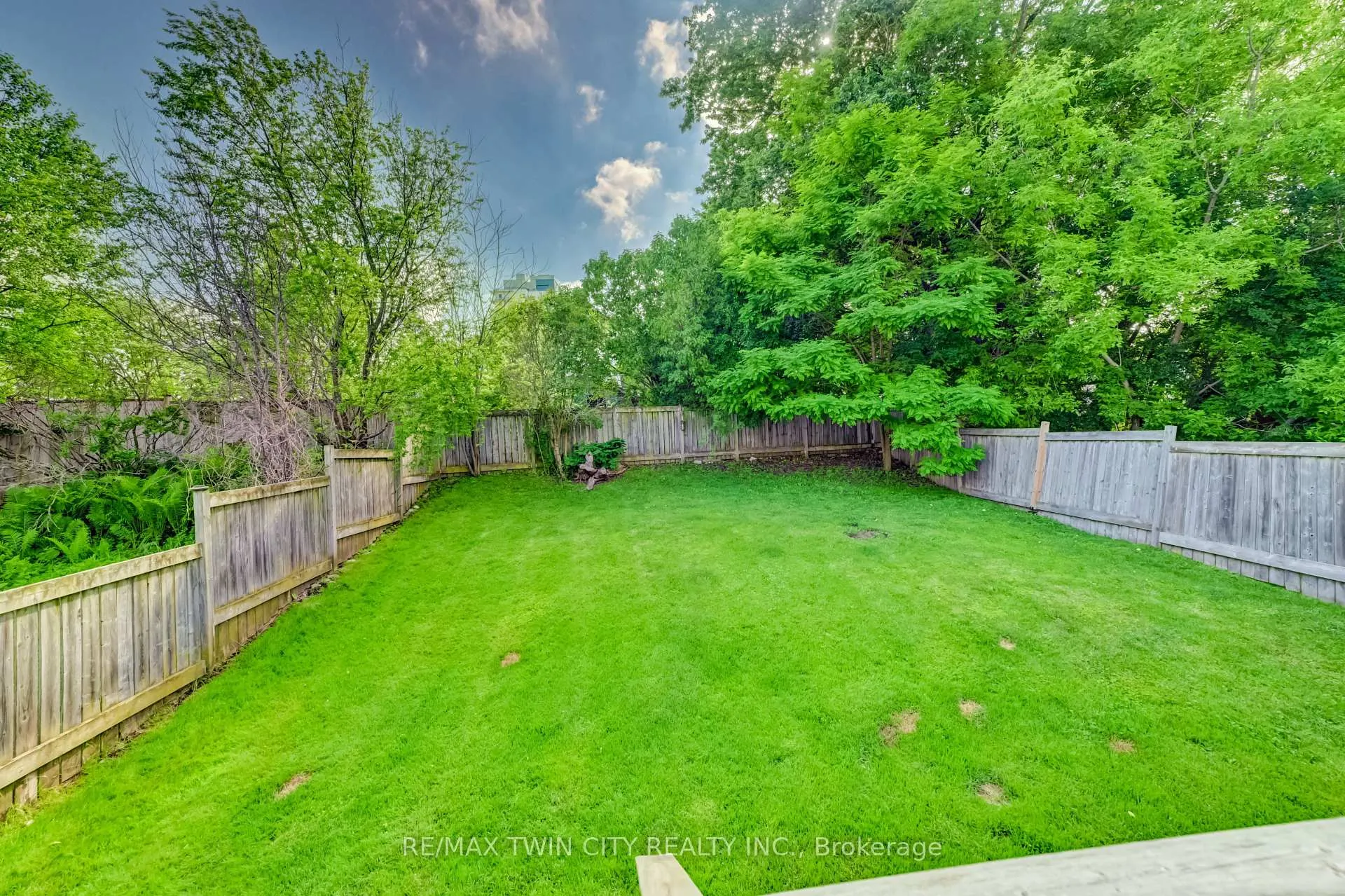 Photo 31 of 15 Michelle Court, Waterloo — HOMEH