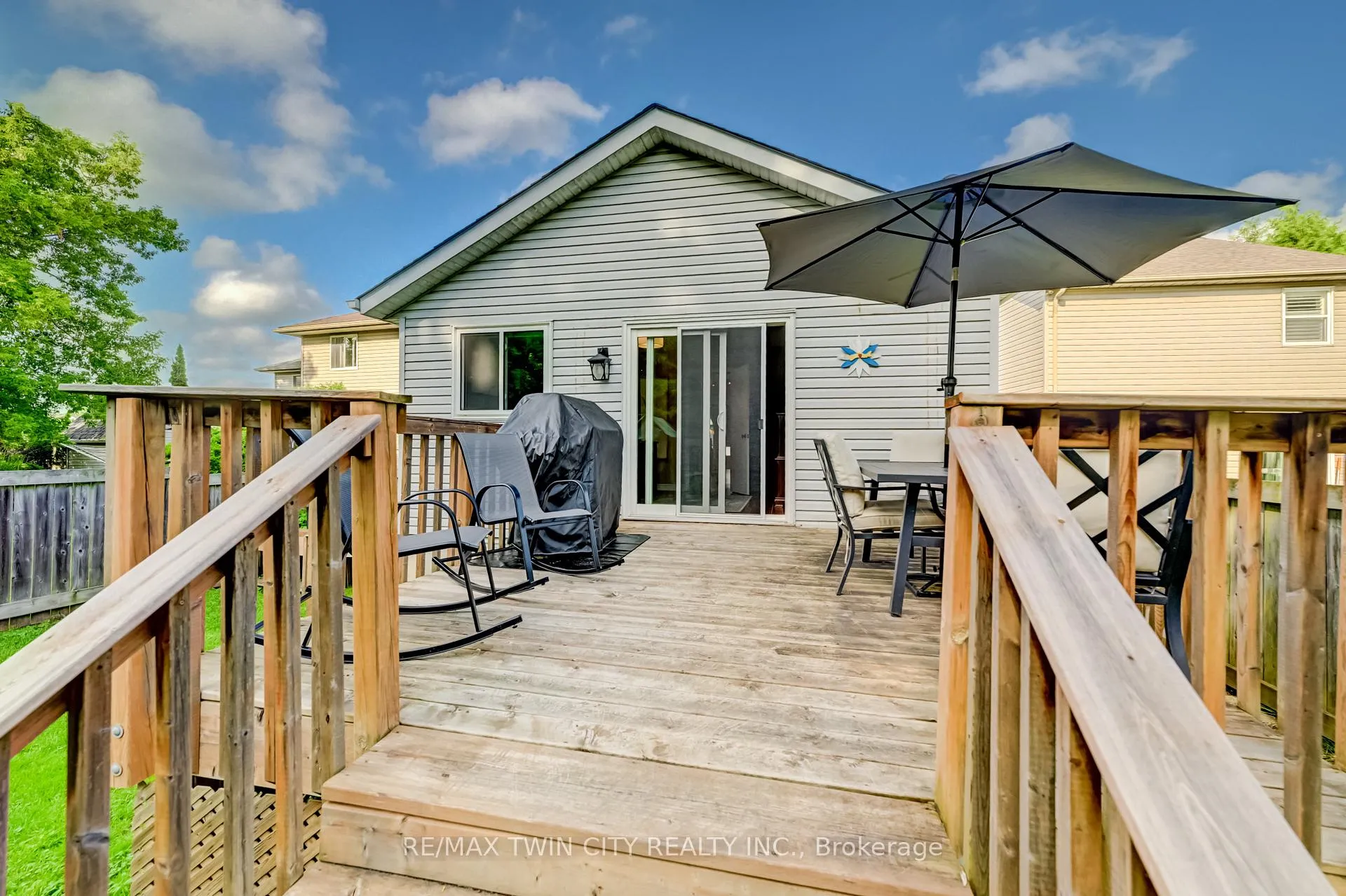 Photo 33 of 15 Michelle Court, Waterloo — HOMEH