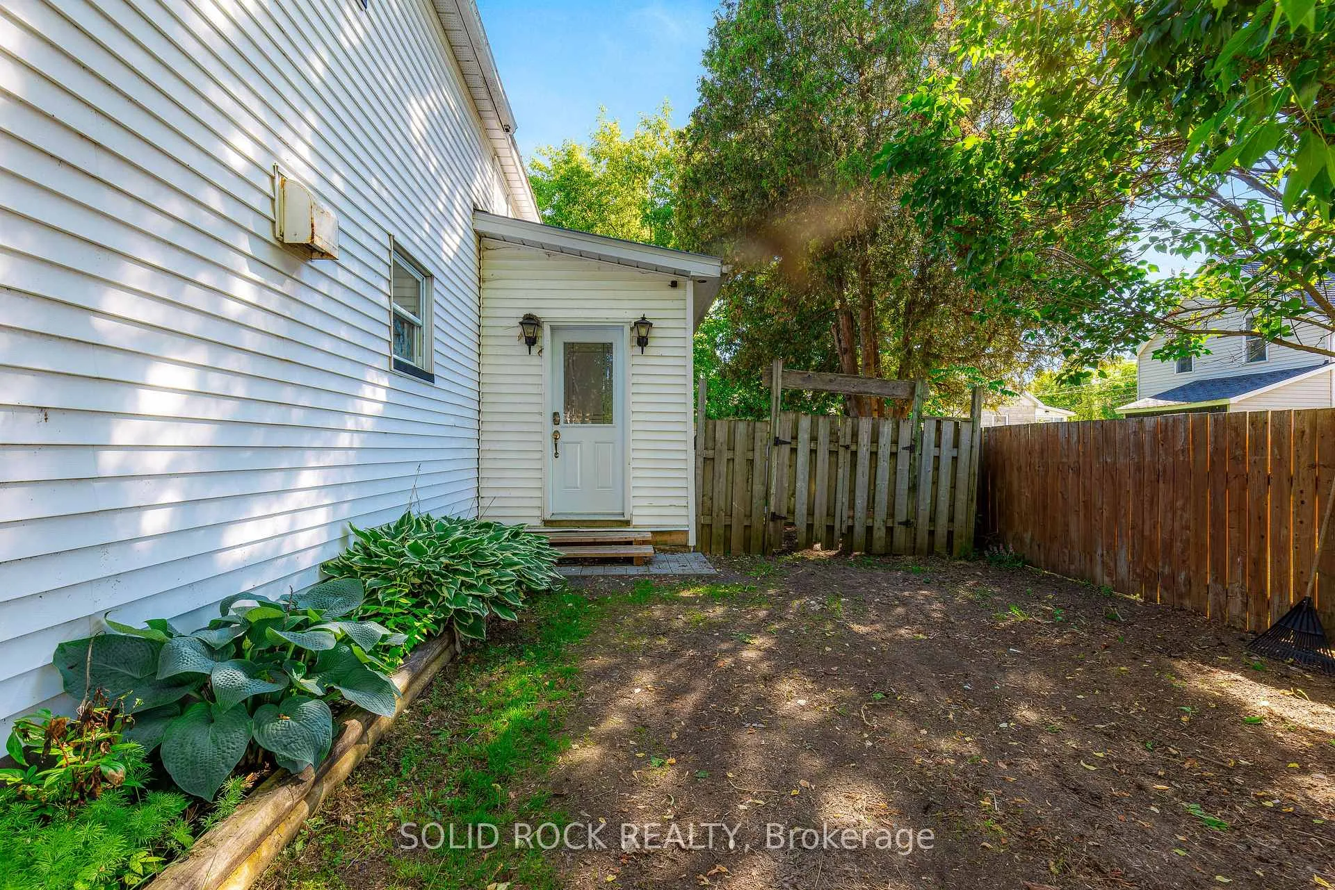 Photo 2 of 3004 Walker Street, Edwardsburgh/Cardinal, Town of Cardinal — HOMEH