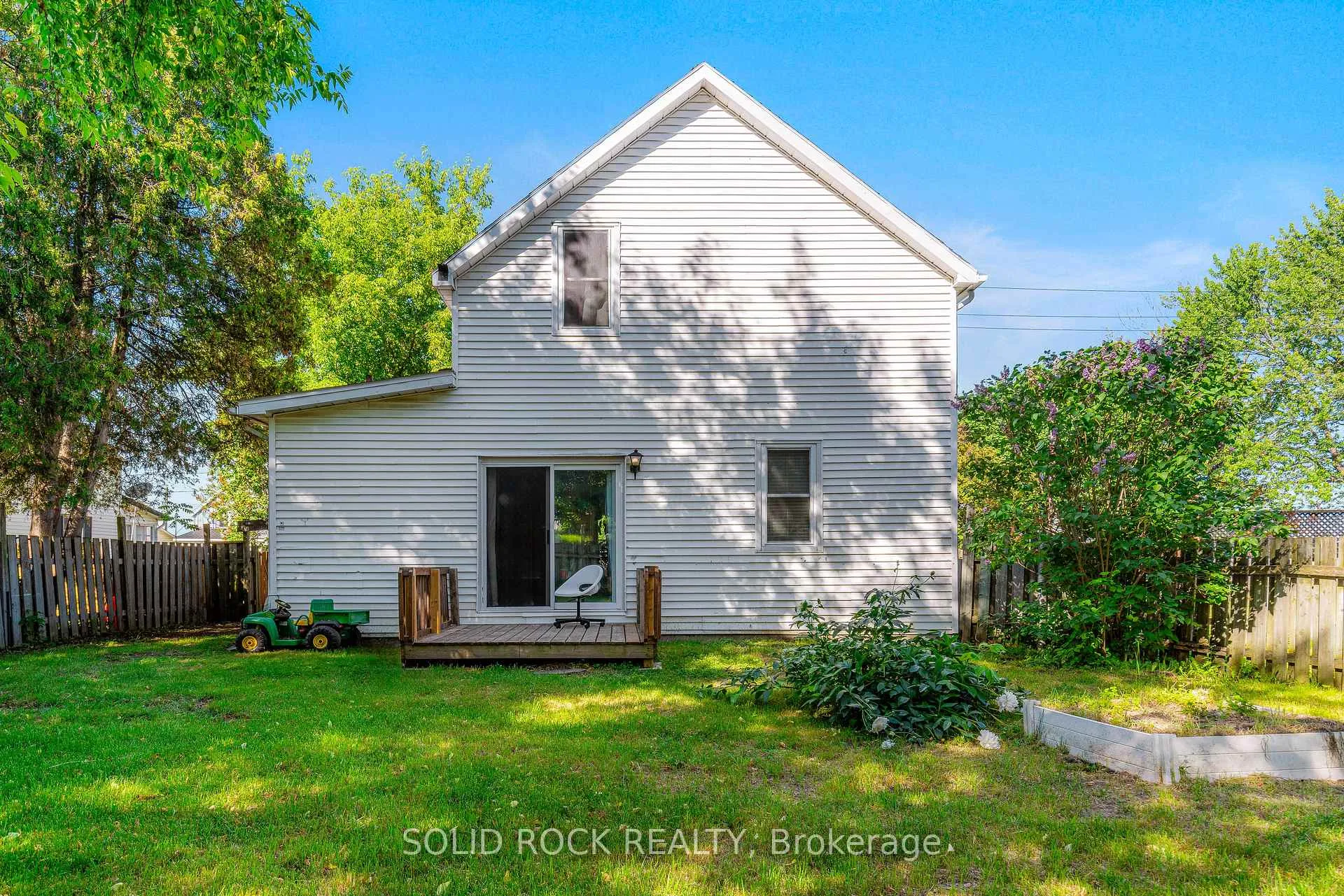 Photo 3 of 3004 Walker Street, Edwardsburgh/Cardinal, Town of Cardinal — HOMEH