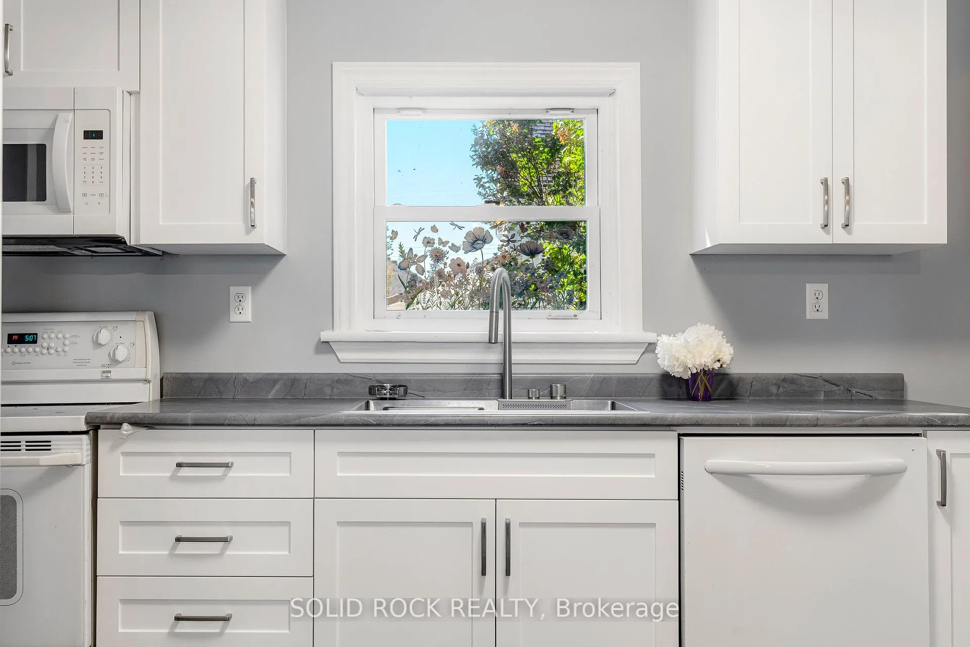 Photo 15 of 3004 Walker Street, Edwardsburgh/Cardinal, Town of Cardinal — HOMEH