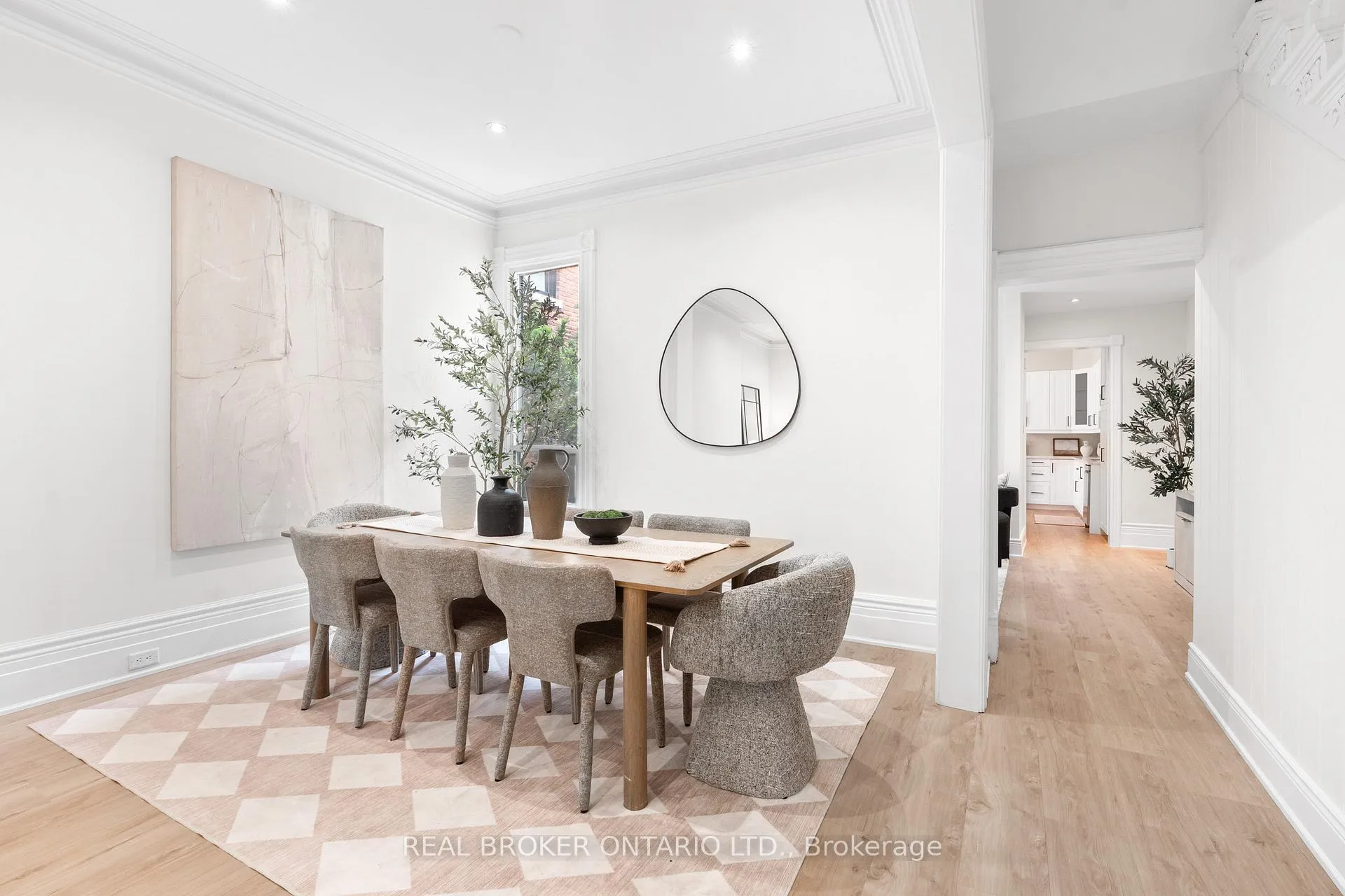 Photo 10 of 33 Lakeview Avenue, Toronto, Trinity-Bellwoods — HOMEH