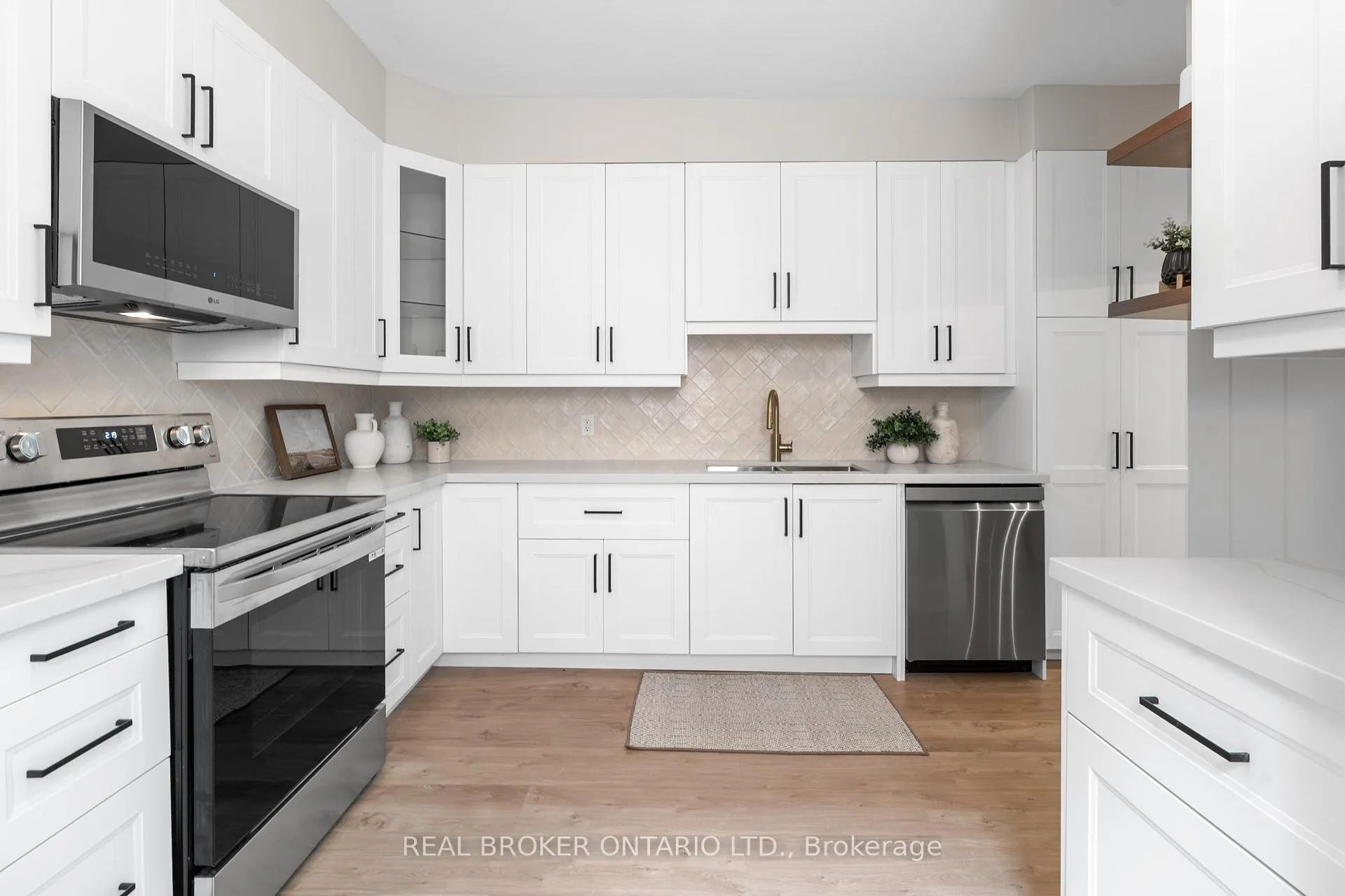 Photo 14 of 33 Lakeview Avenue, Toronto, Trinity-Bellwoods — HOMEH