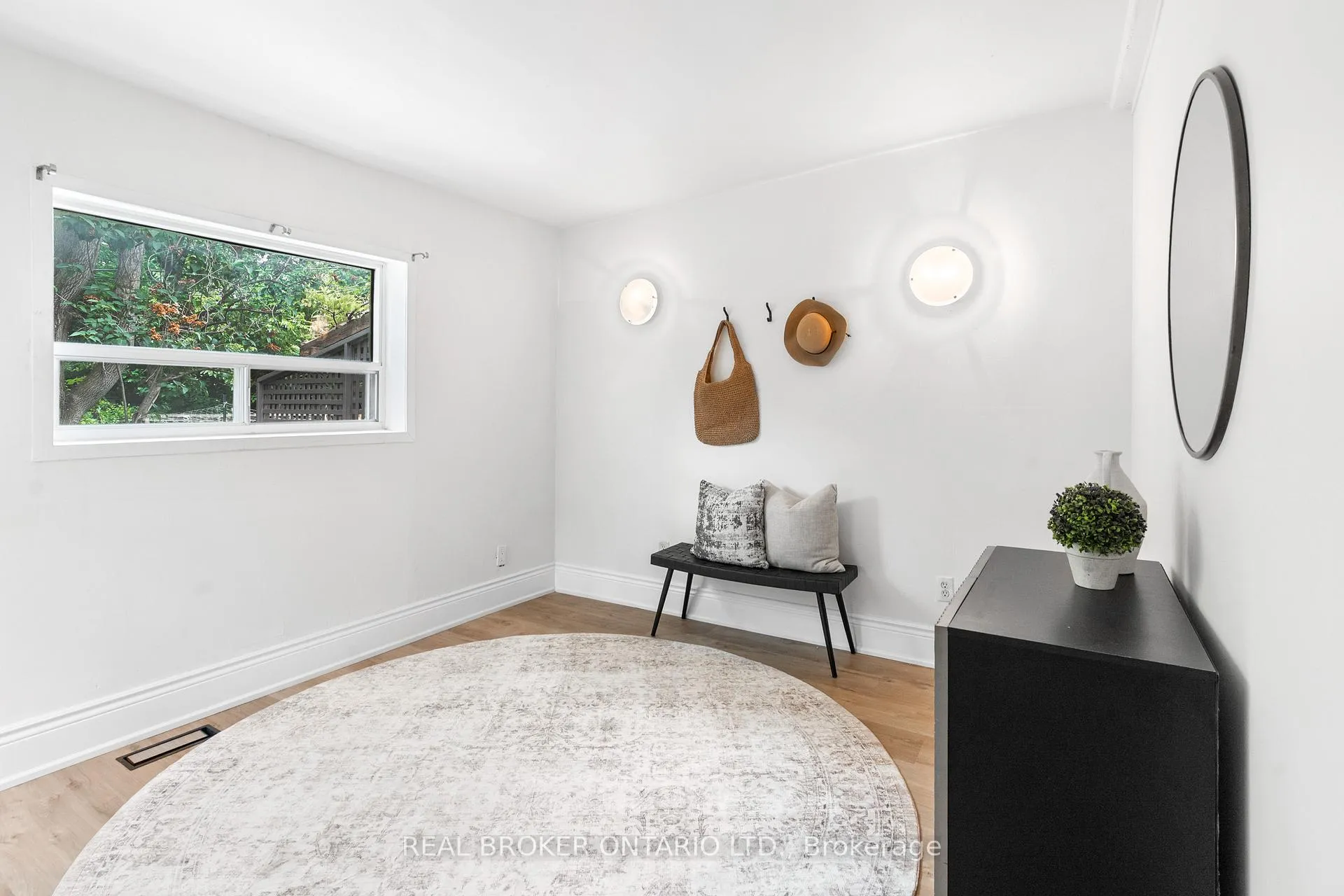 Photo 18 of 33 Lakeview Avenue, Toronto, Trinity-Bellwoods — HOMEH