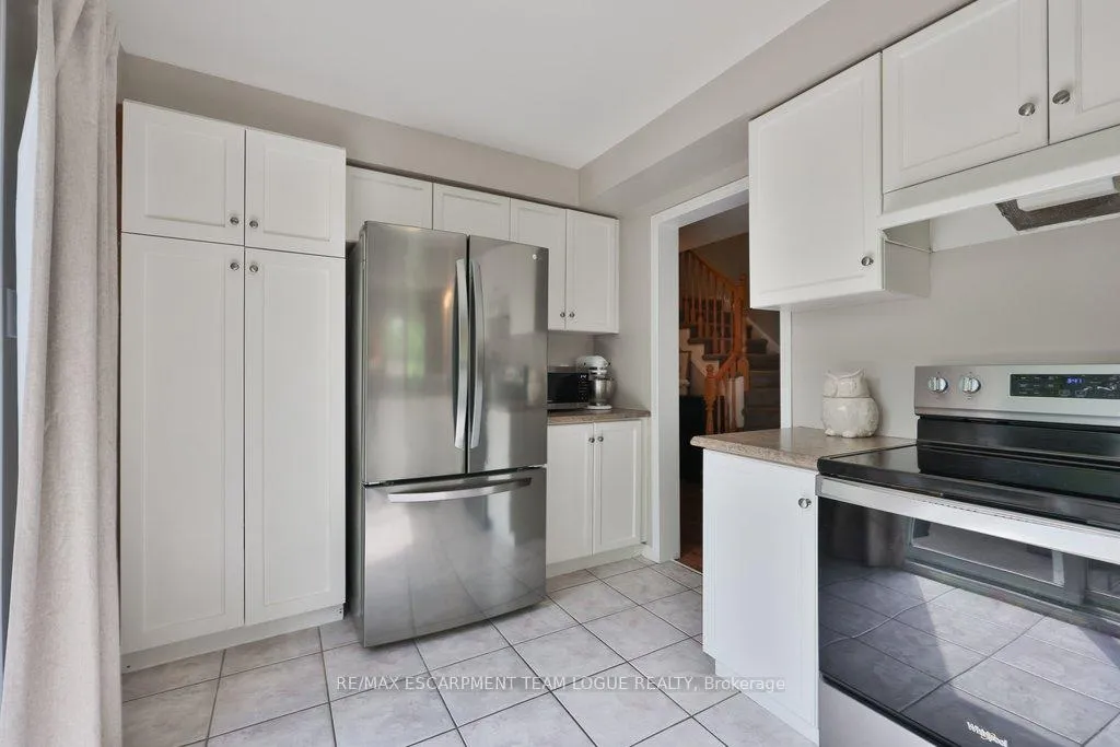 Photo 10 of 1229 Blanshard Drive, Burlington, Tansley — HOMEH