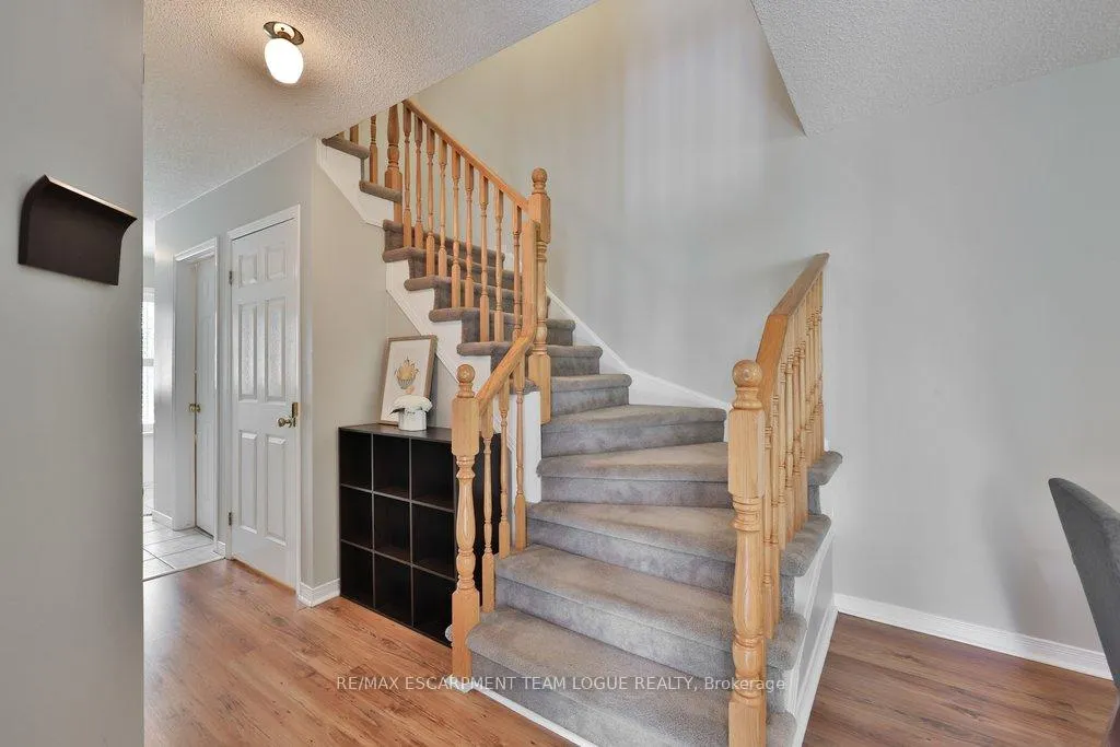 Photo 18 of 1229 Blanshard Drive, Burlington, Tansley — HOMEH