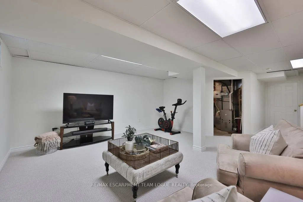 Photo 35 of 1229 Blanshard Drive, Burlington, Tansley — HOMEH