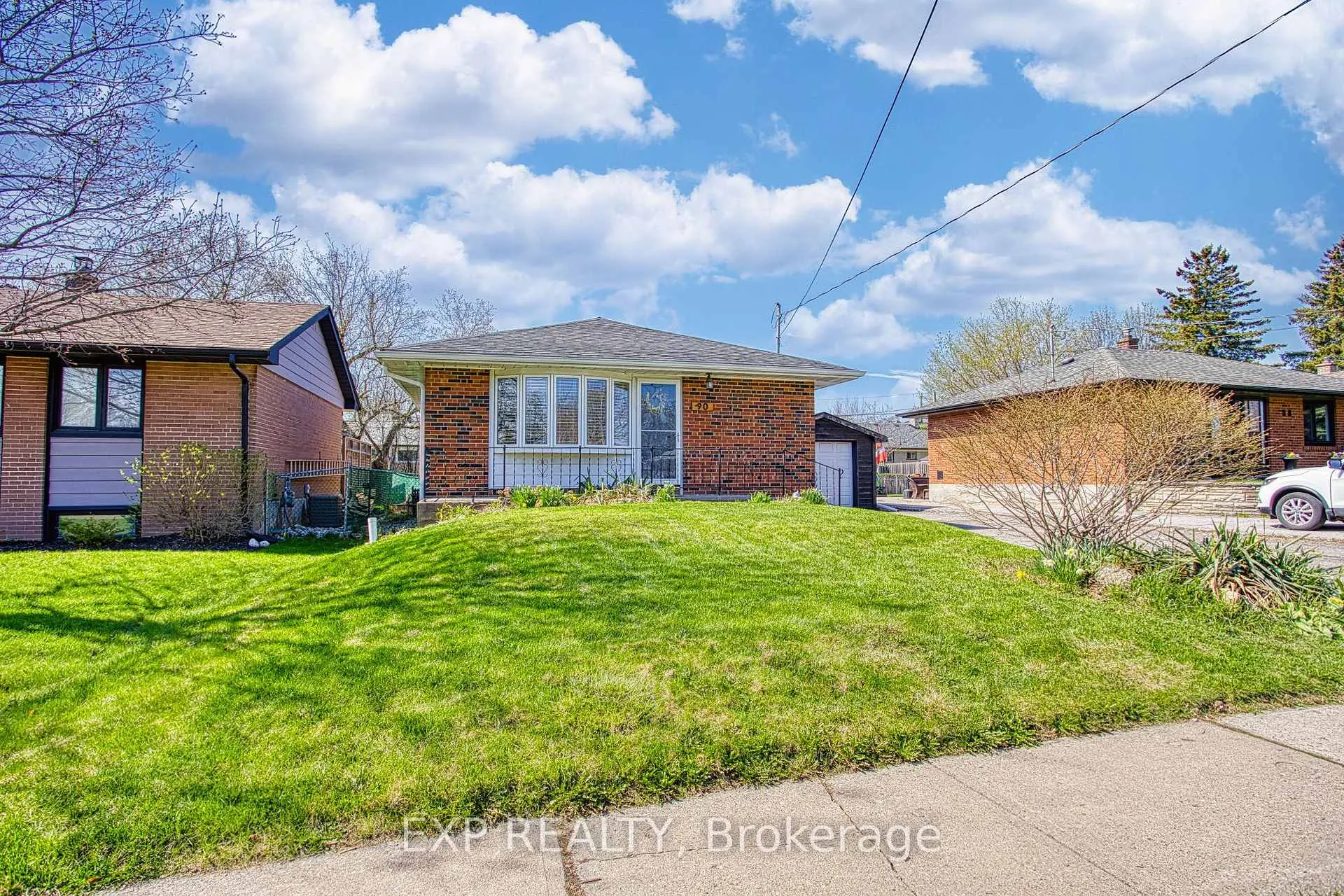 Photo 3 of 90 Prince Charles Drive, Halton Hills, Georgetown — HOMEH
