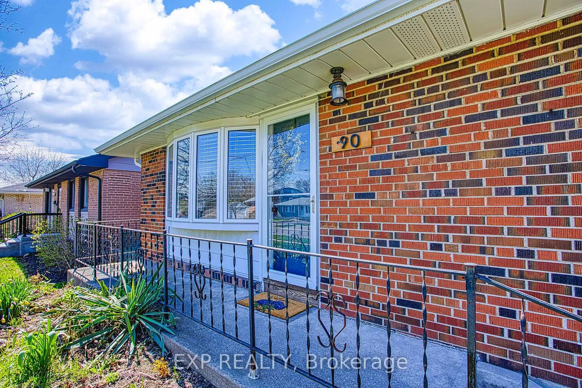 Photo 4 of 90 Prince Charles Drive, Halton Hills, Georgetown — HOMEH